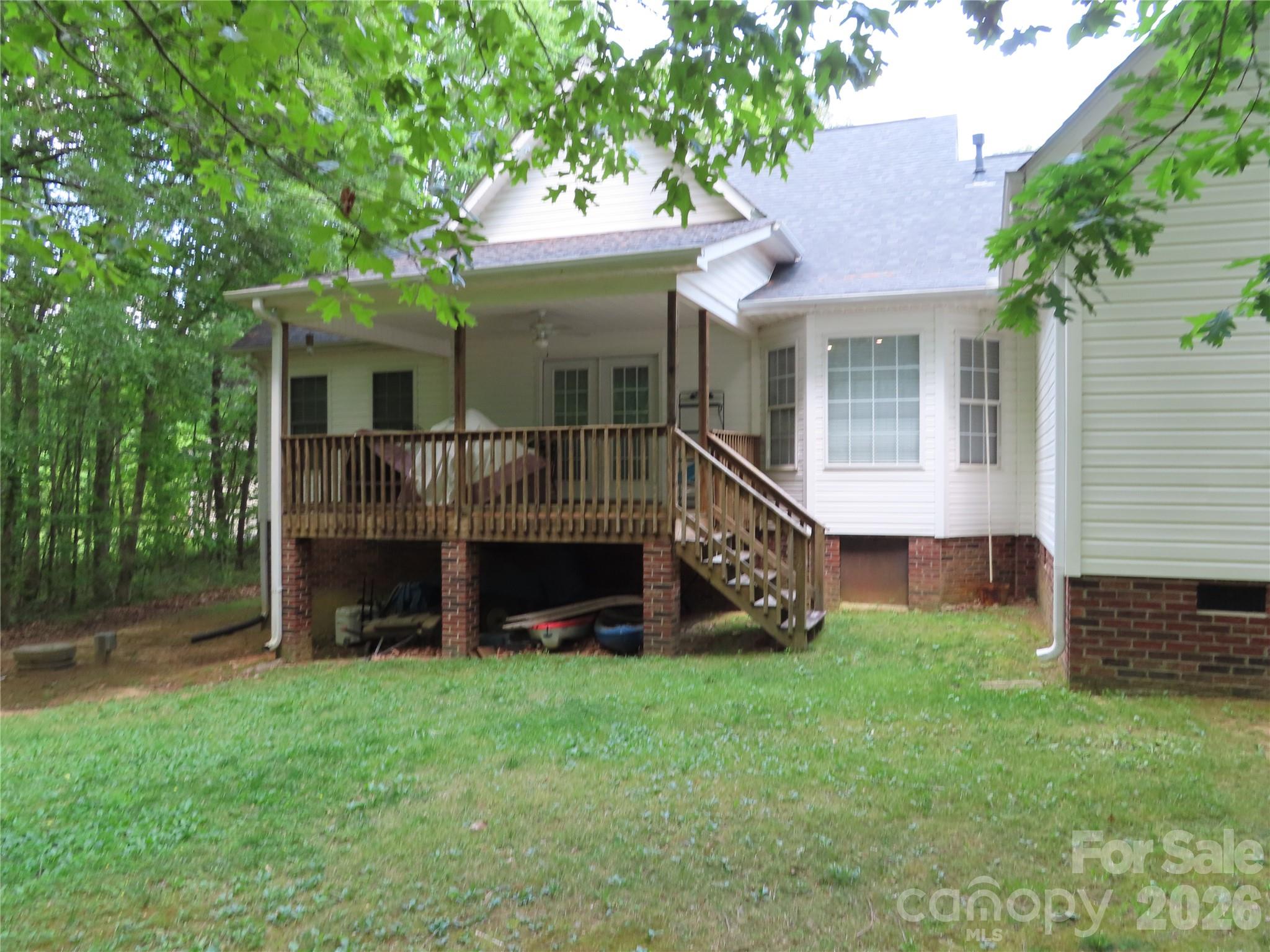 300 Tradewinds Lane — York