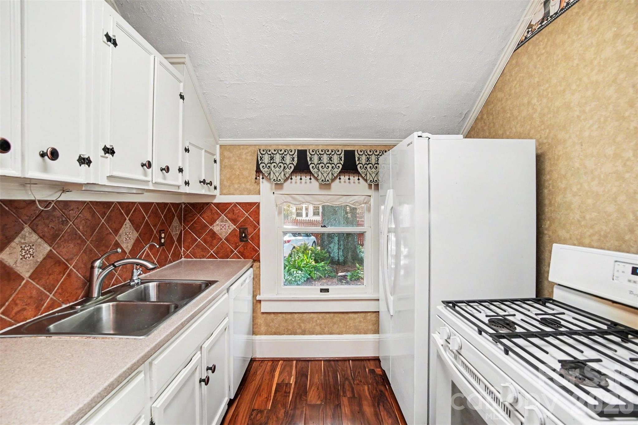 415 W 5th Avenue — Gastonia