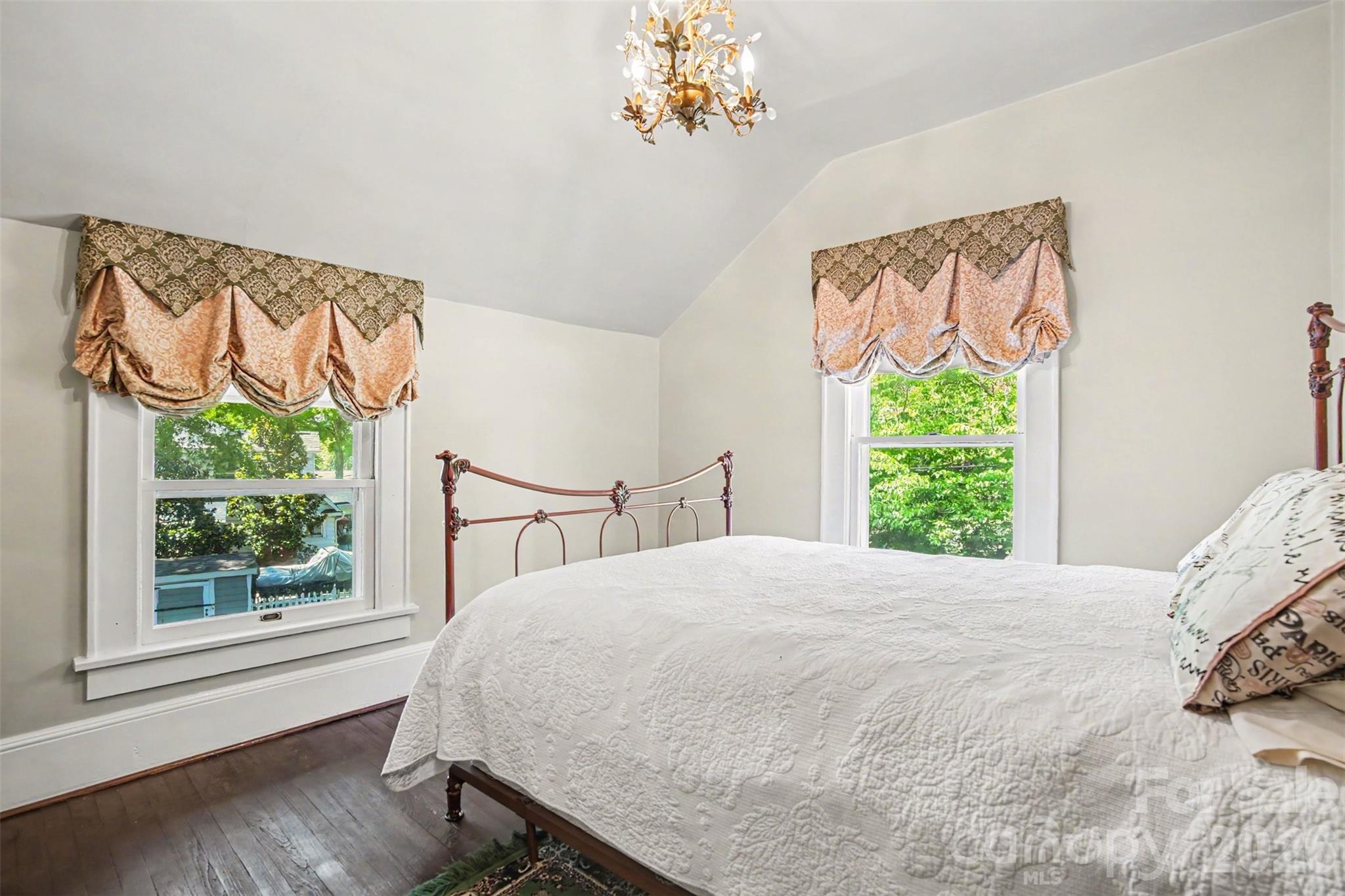 415 W 5th Avenue — Gastonia
