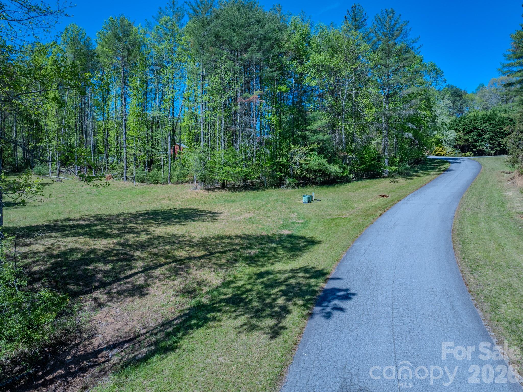 92 Crystal Heights Drive — Hendersonville