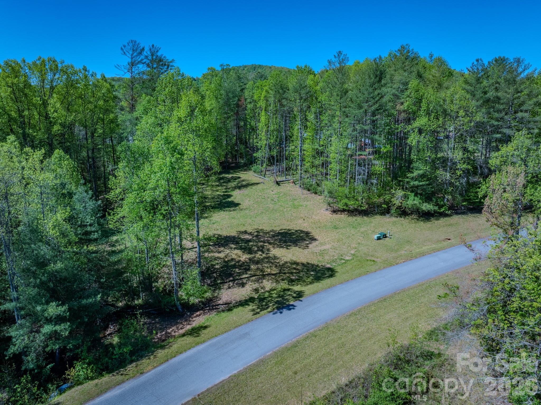 92 Crystal Heights Drive — Hendersonville