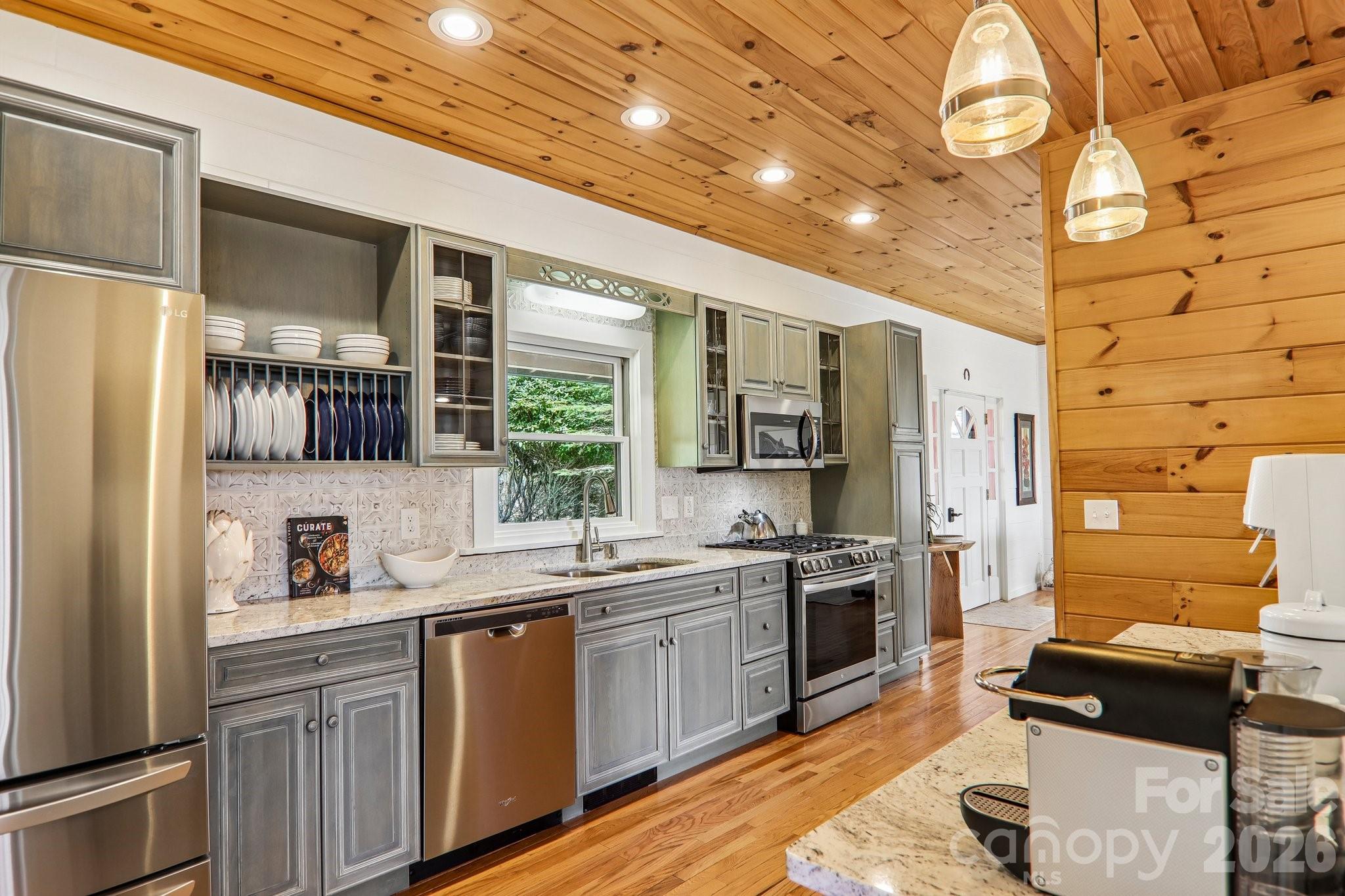 186 Cottage Lane — Mars Hill