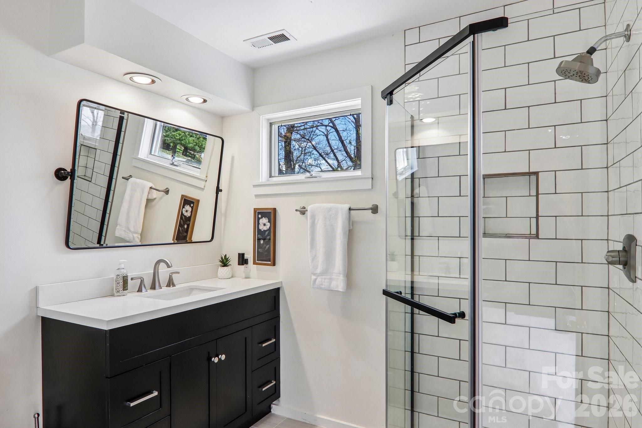 186 Cottage Lane — Mars Hill
