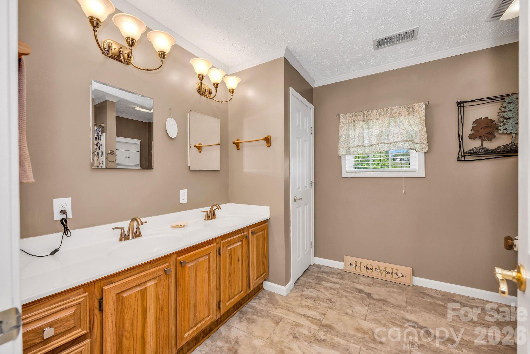 461 Doctors Street — Sparta