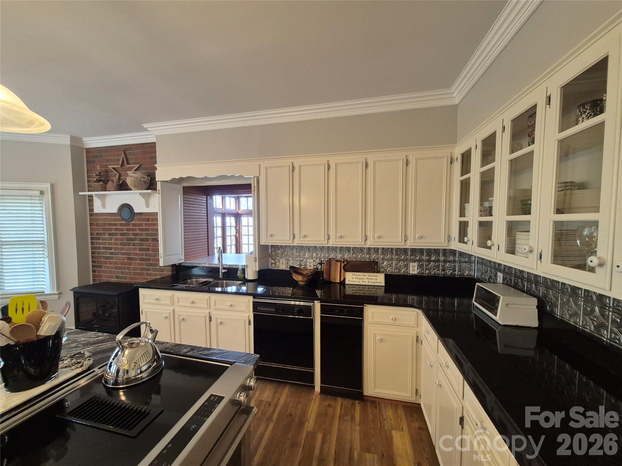 300 Cottonstone Lane — Troy
