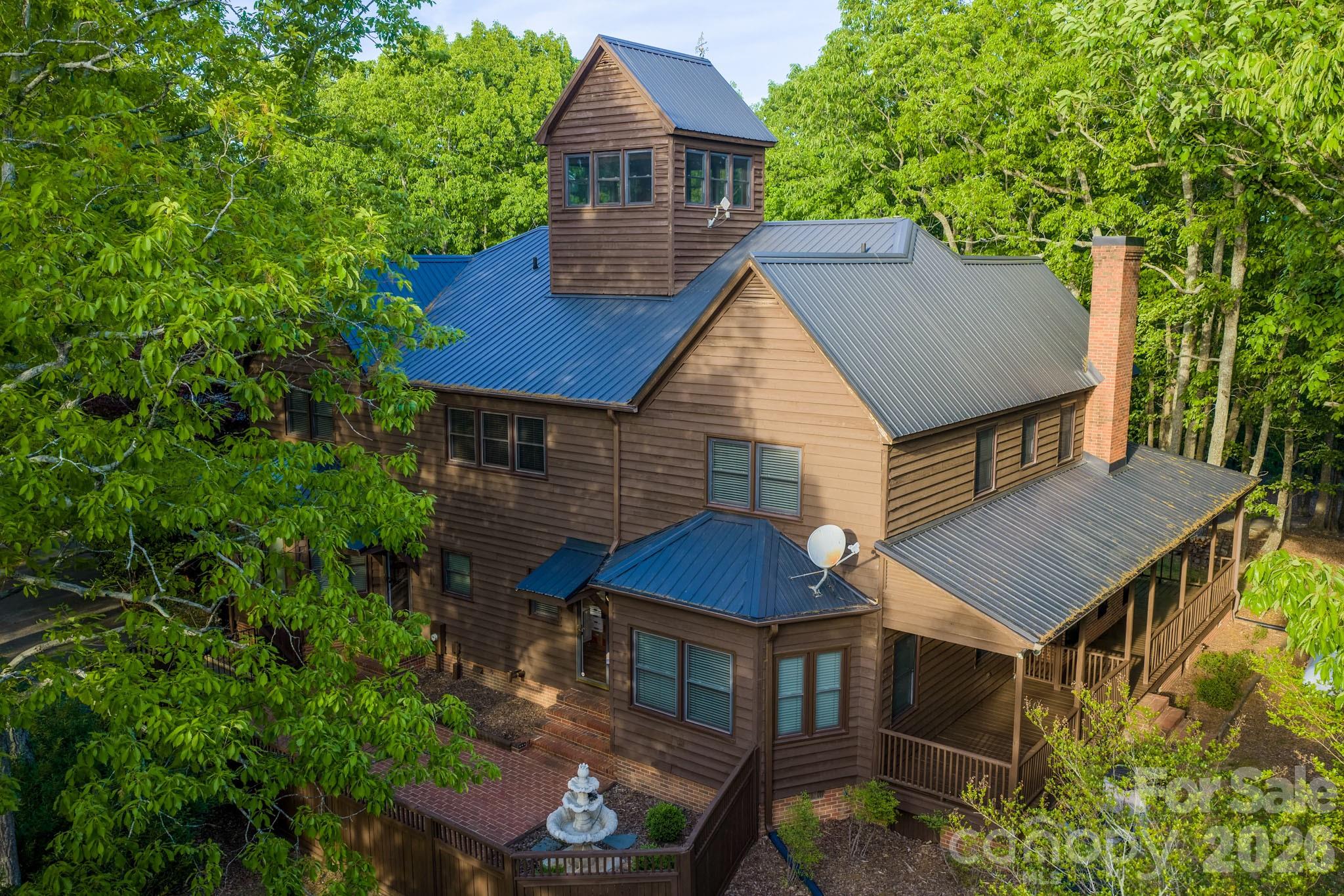 300 Cottonstone Lane — Troy