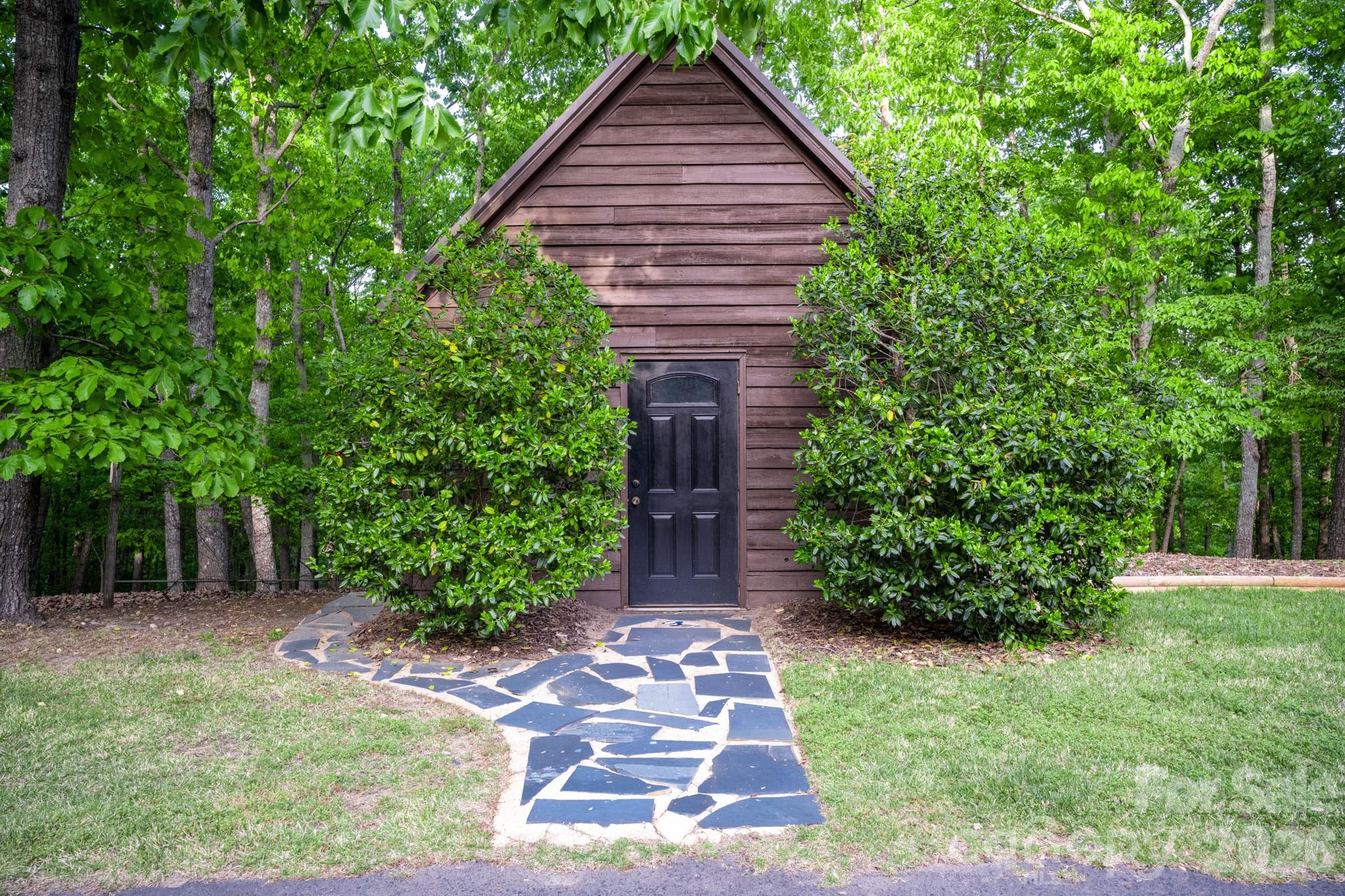 300 Cottonstone Lane — Troy