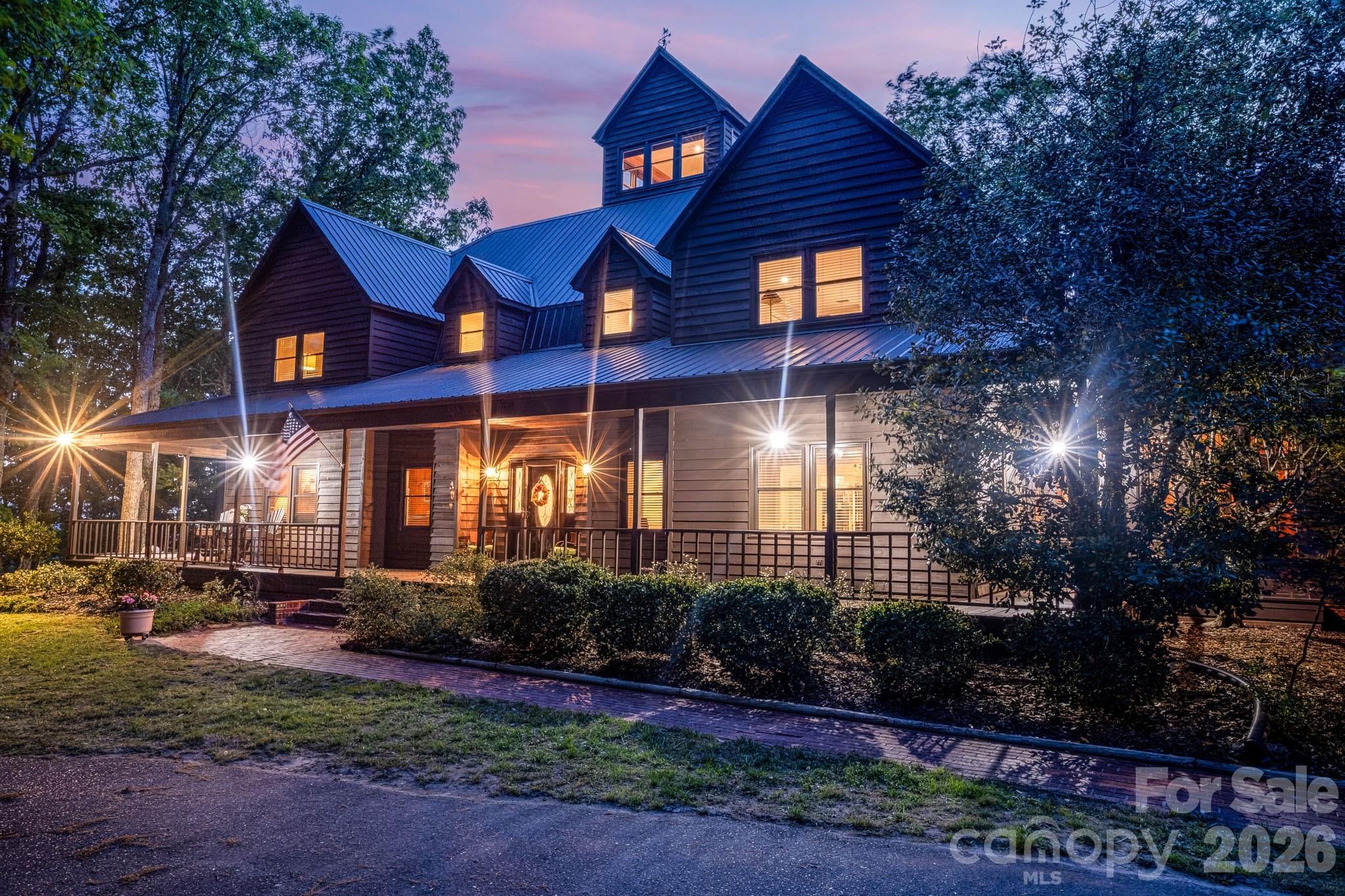 300 Cottonstone Lane — Troy
