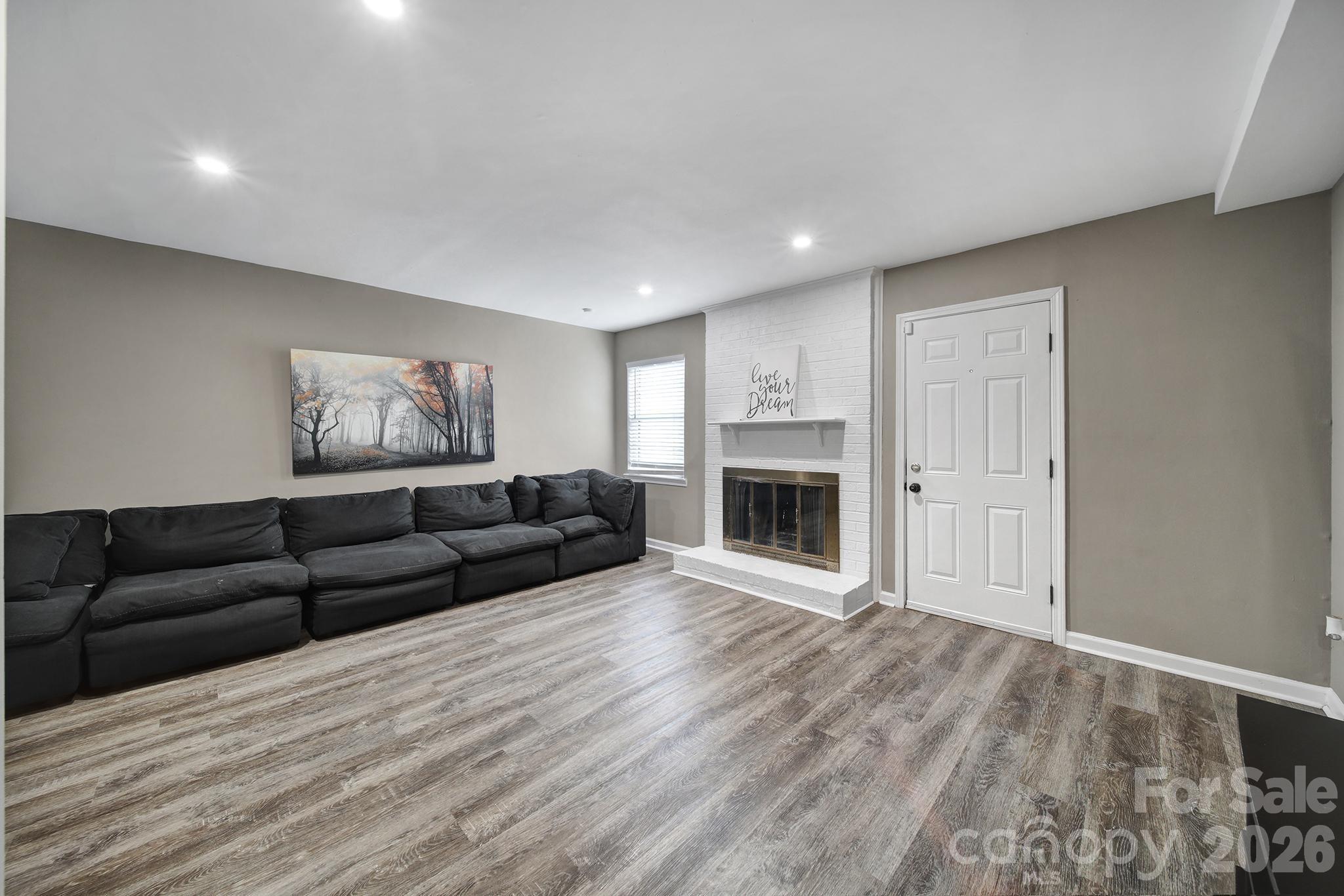 11005 Hunter Trail — Charlotte