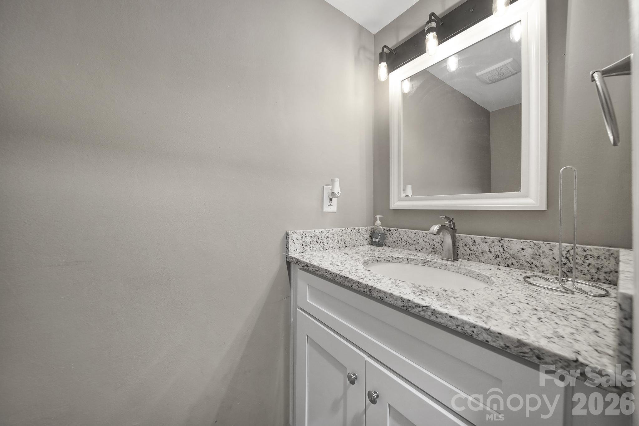 11005 Hunter Trail — Charlotte