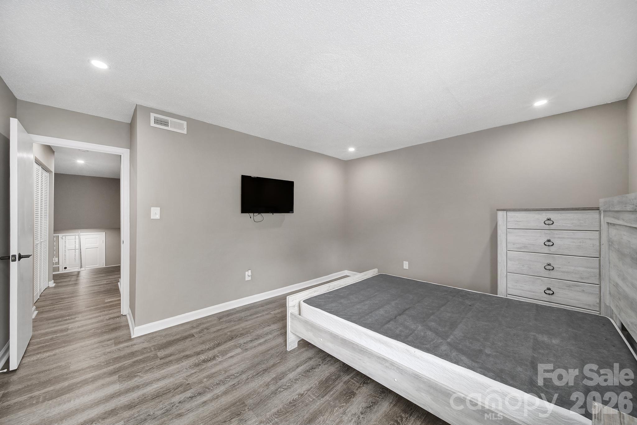 11005 Hunter Trail — Charlotte