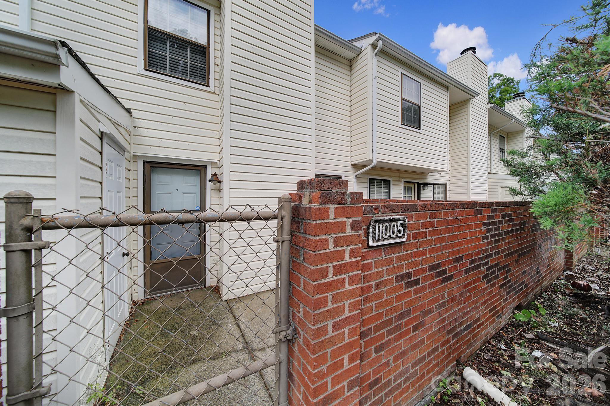 11005 Hunter Trail — Charlotte