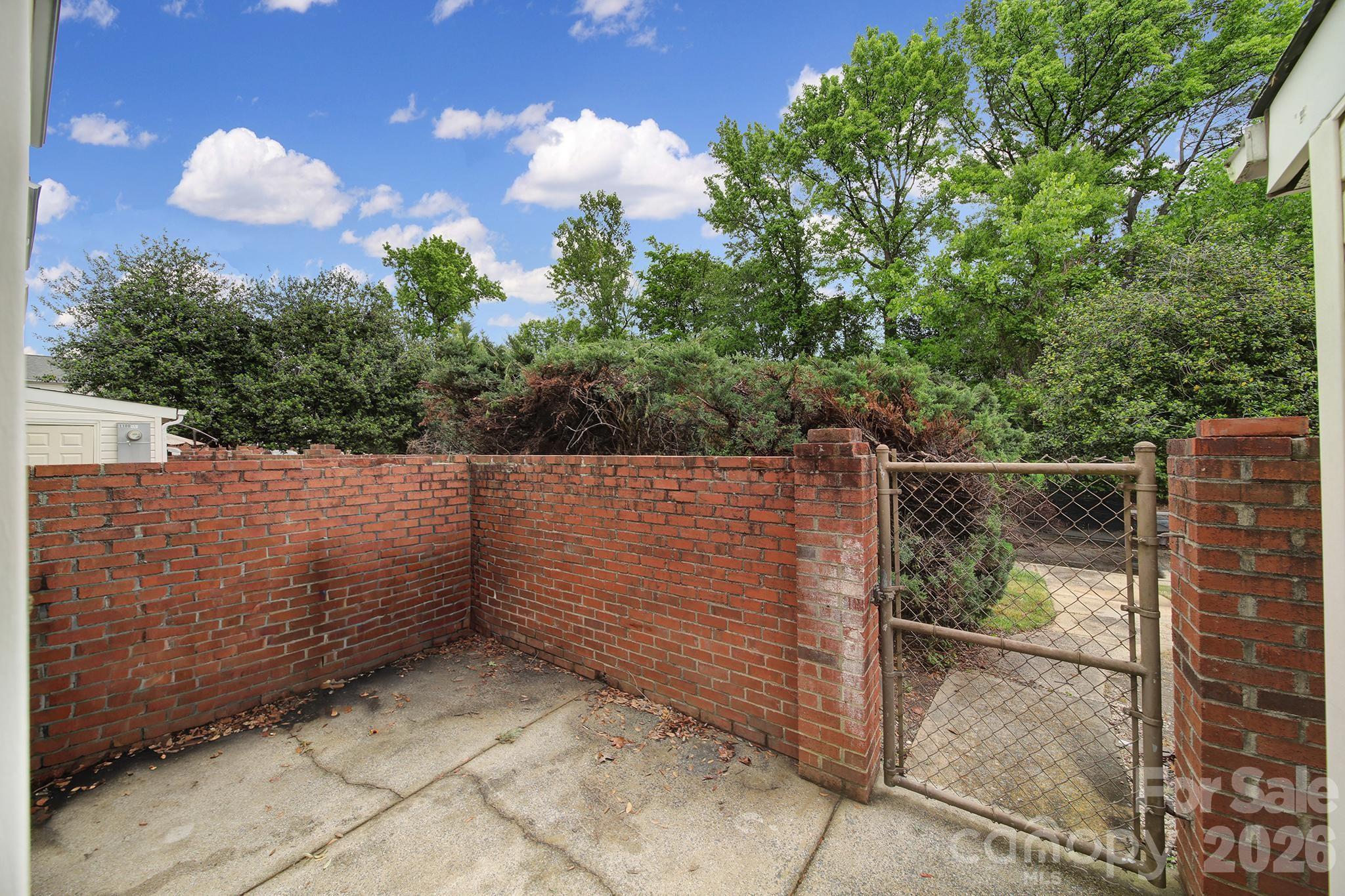 11005 Hunter Trail — Charlotte