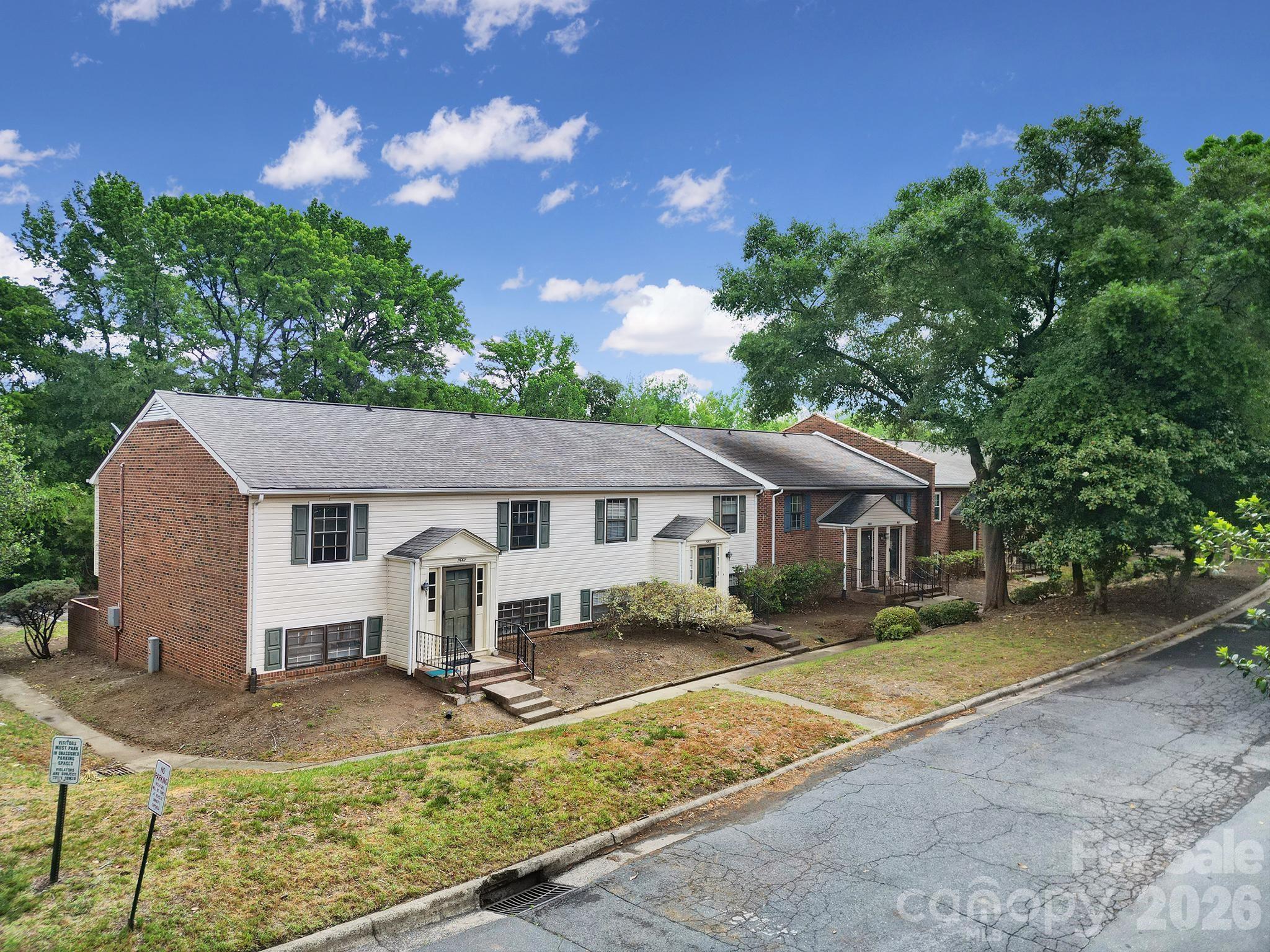 11005 Hunter Trail — Charlotte