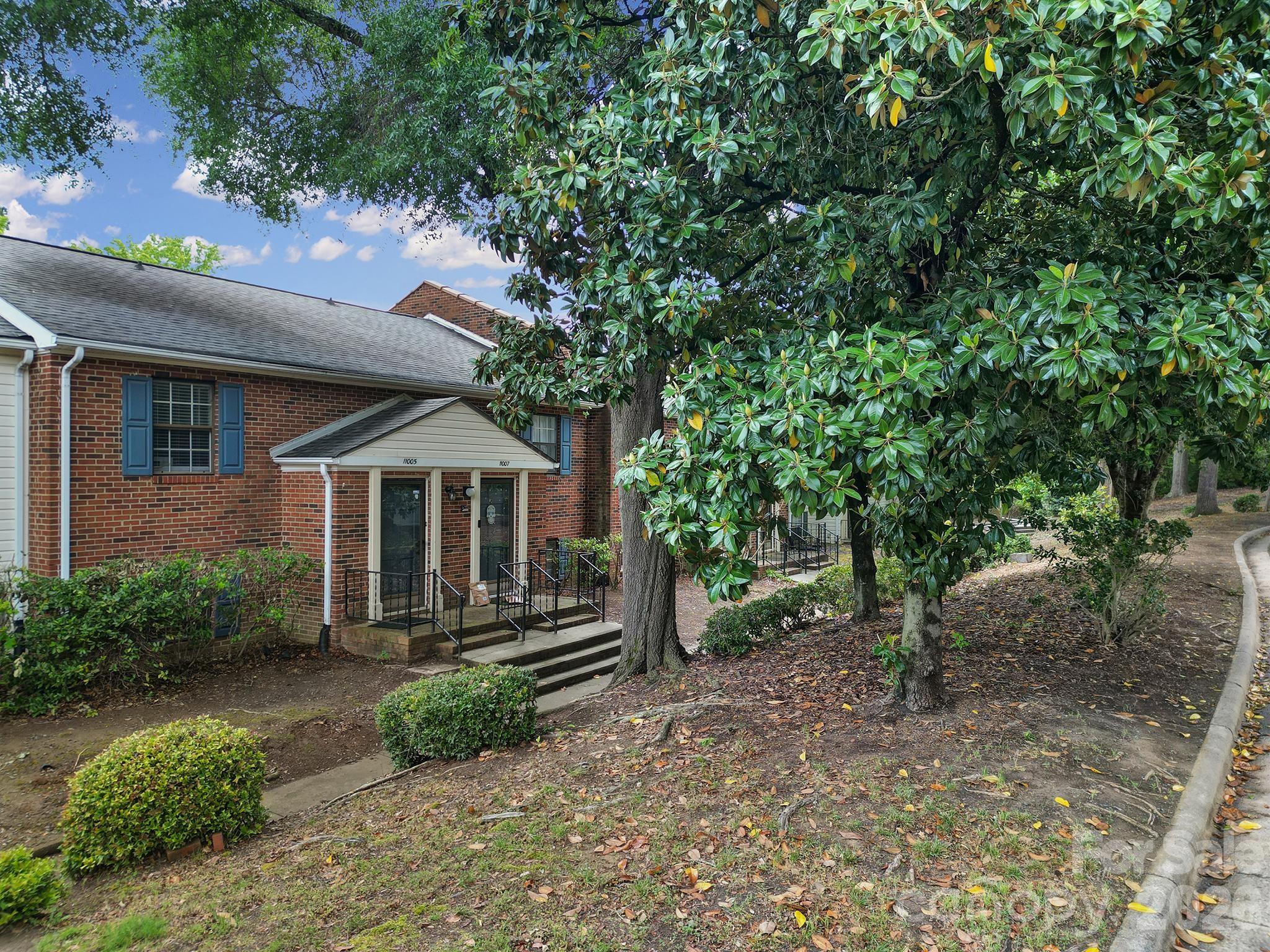 11005 Hunter Trail — Charlotte