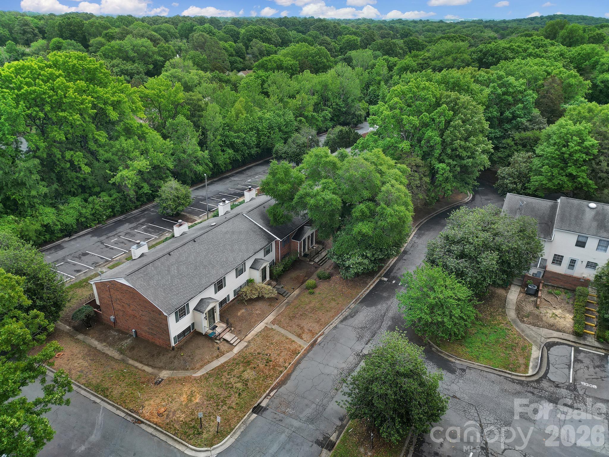 11005 Hunter Trail — Charlotte