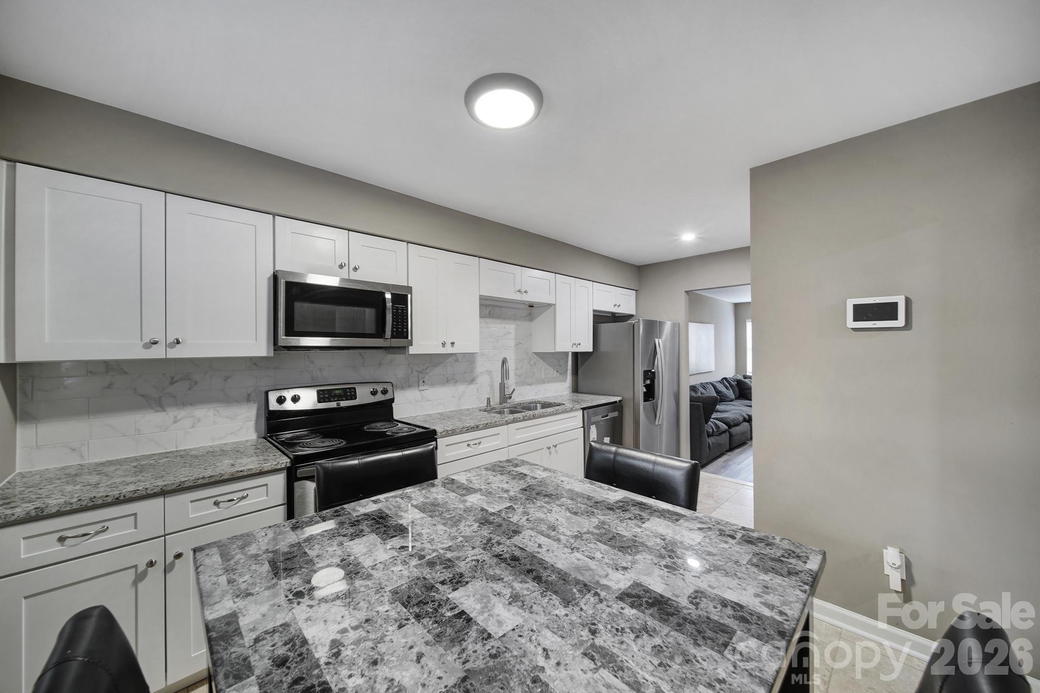 11005 Hunter Trail — Charlotte