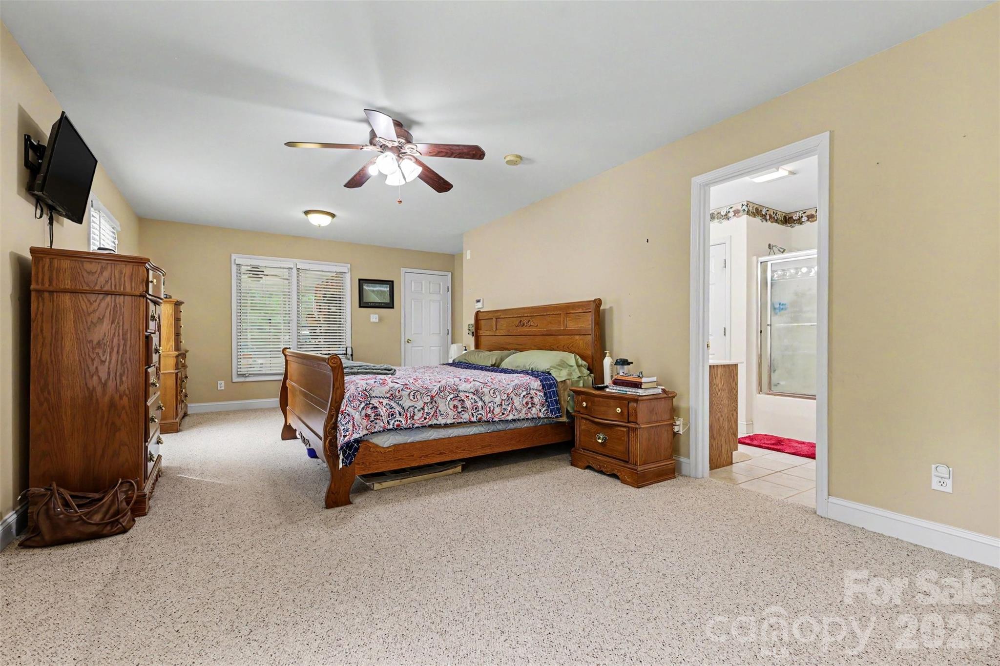 884 Beamguard Road — Clover
