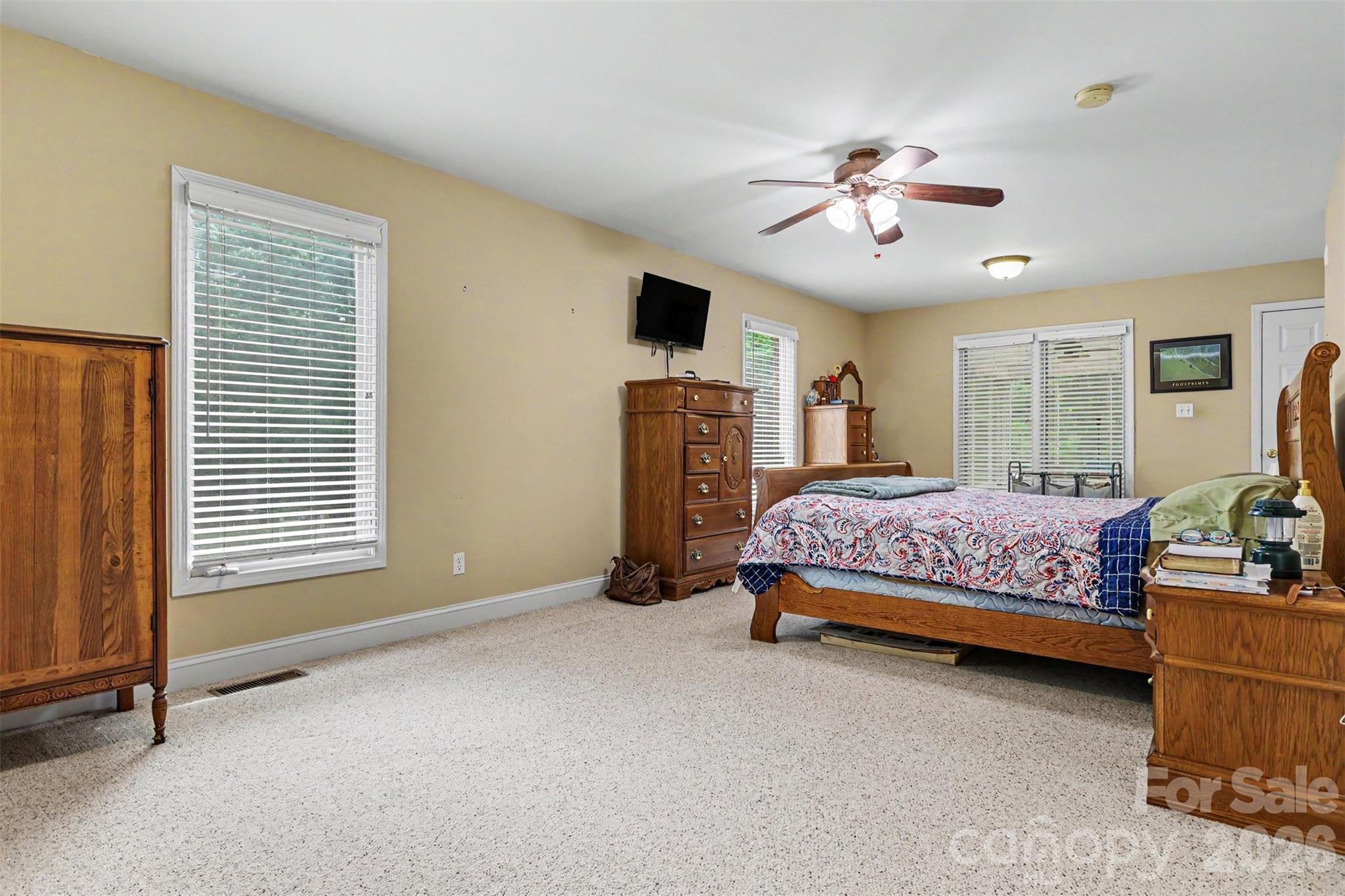884 Beamguard Road — Clover