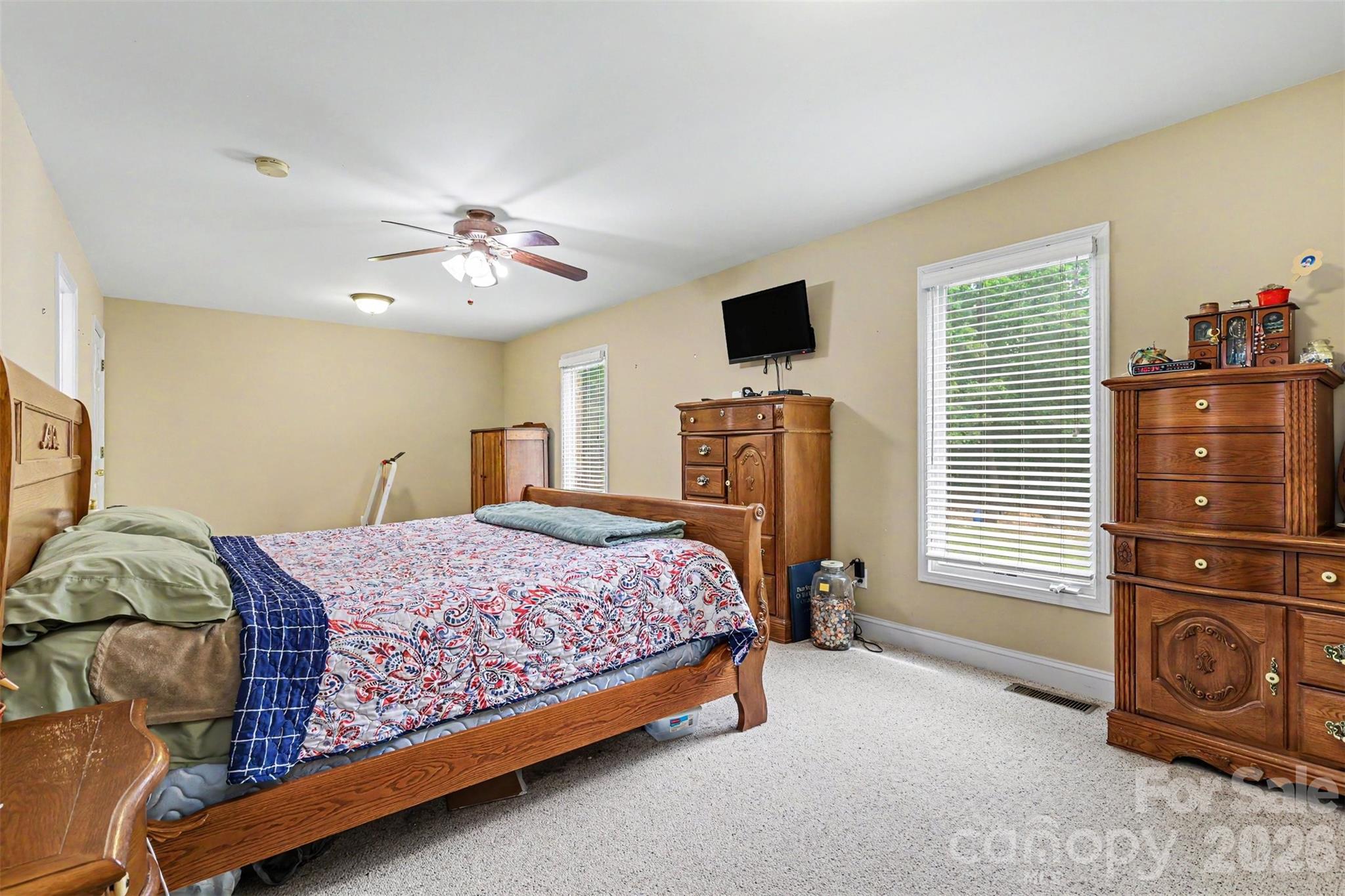884 Beamguard Road — Clover