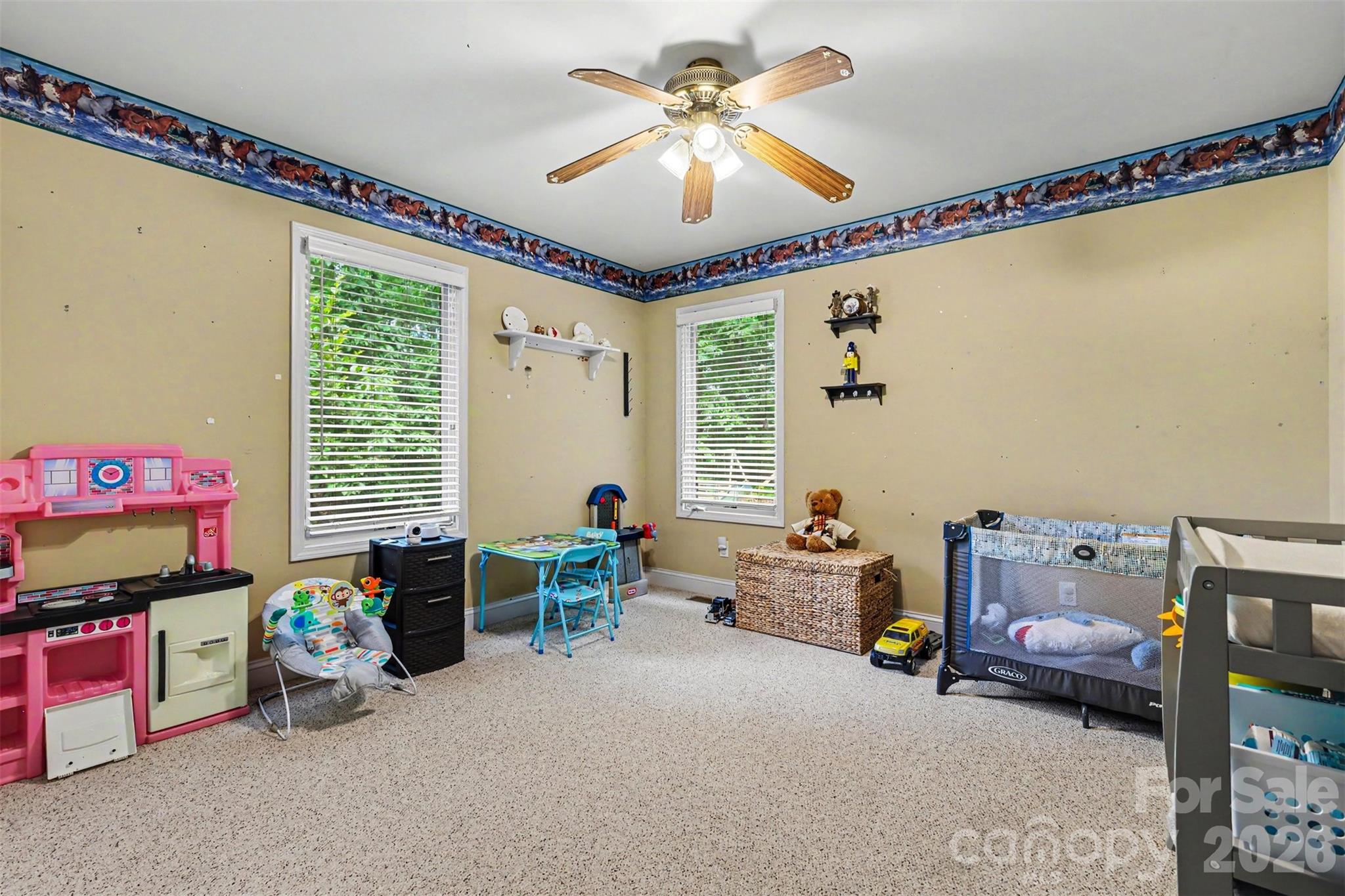 884 Beamguard Road — Clover