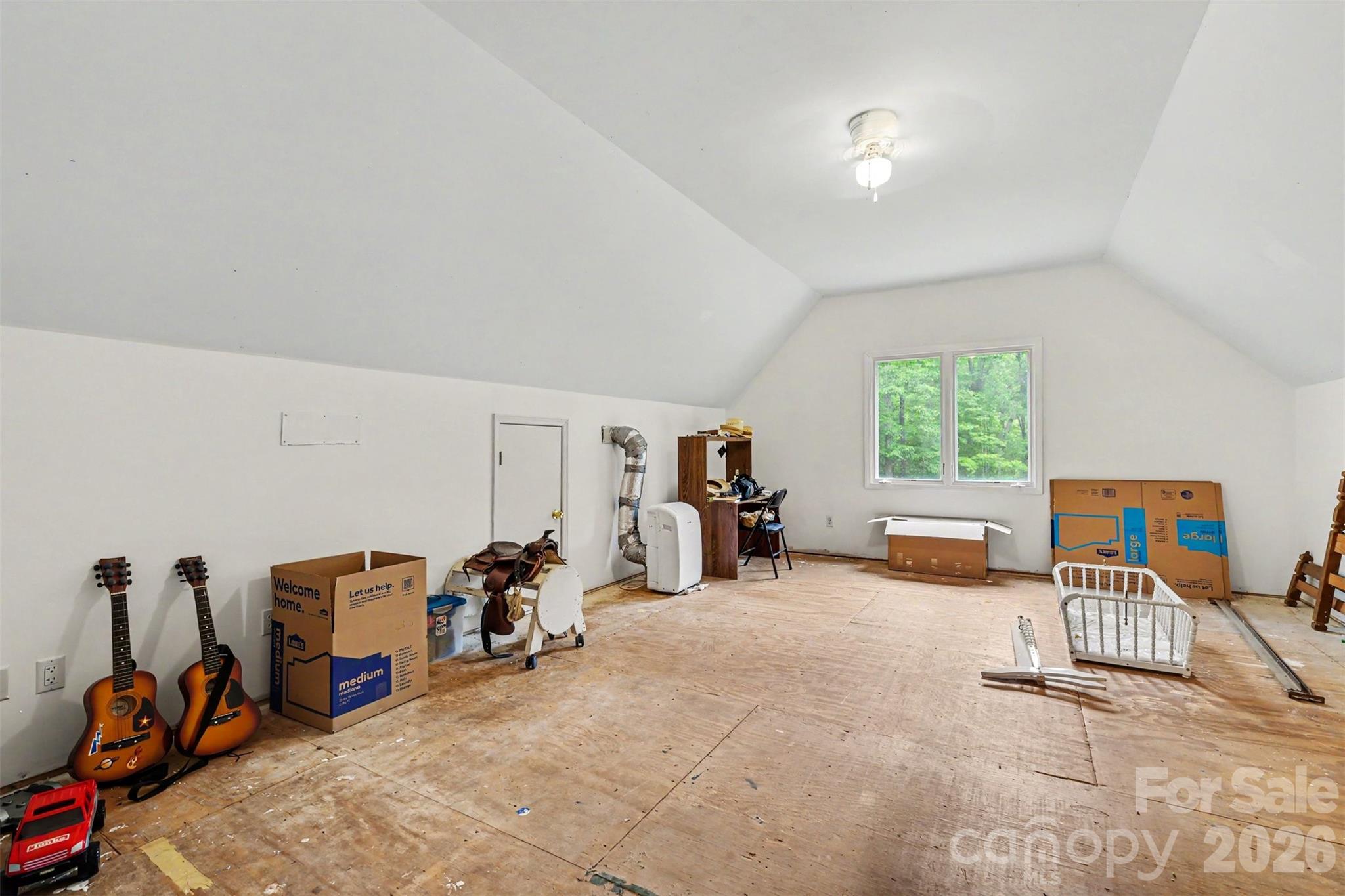 884 Beamguard Road — Clover