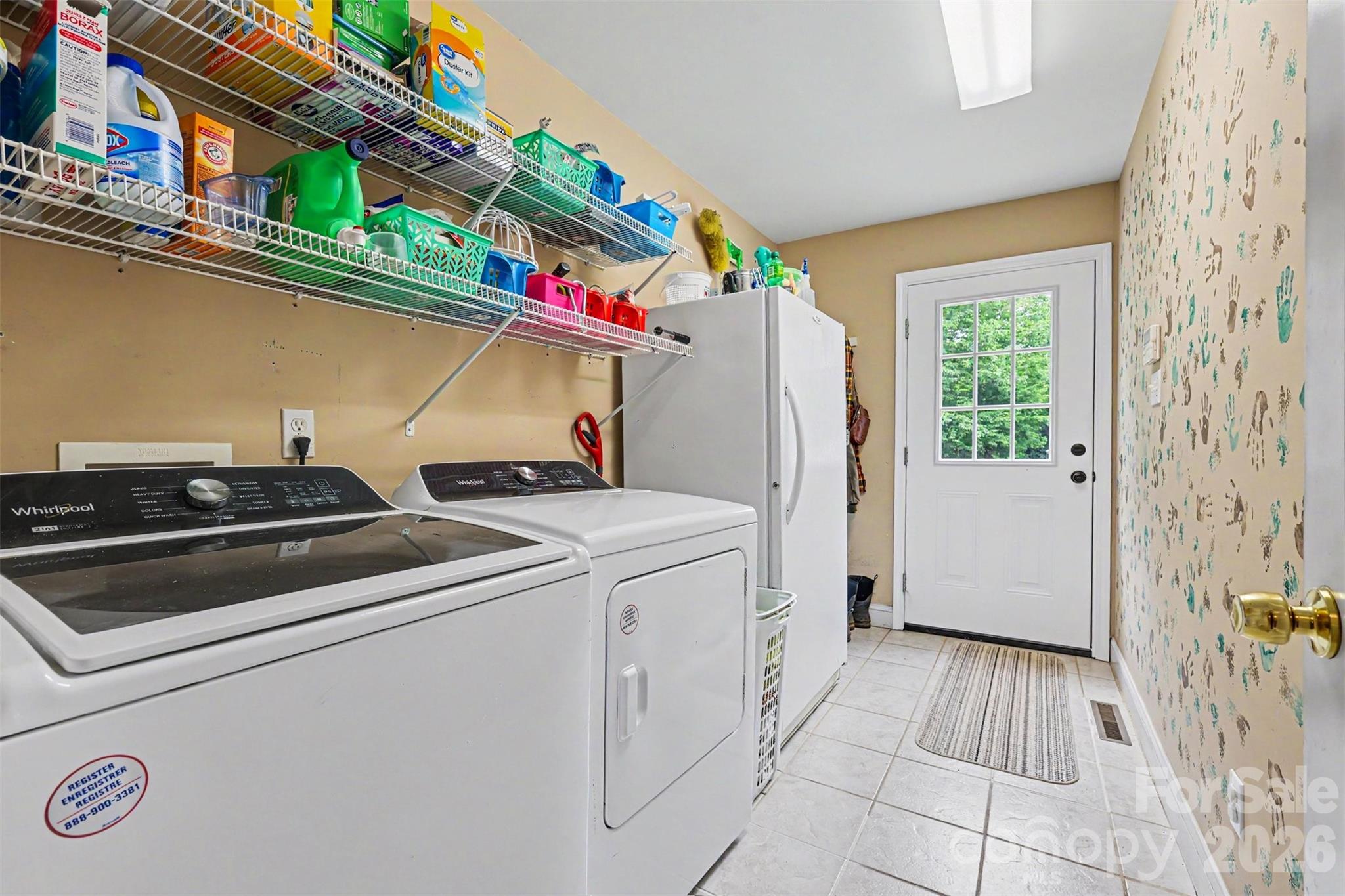 884 Beamguard Road — Clover
