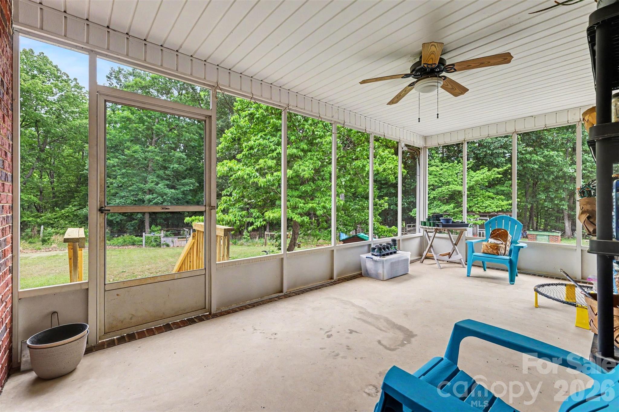 884 Beamguard Road — Clover