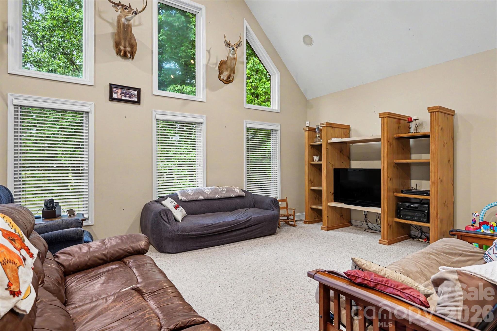 884 Beamguard Road — Clover