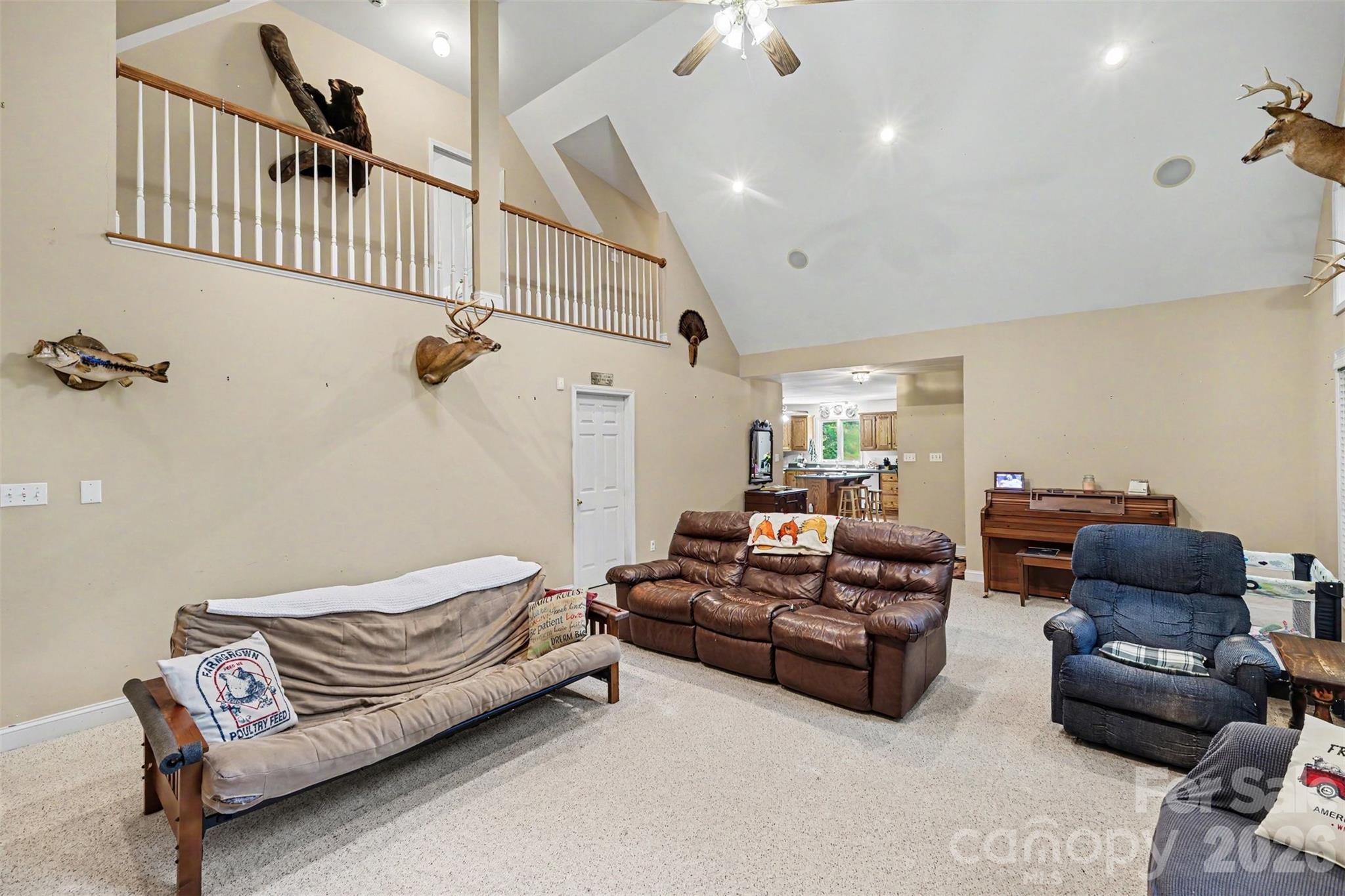 884 Beamguard Road — Clover