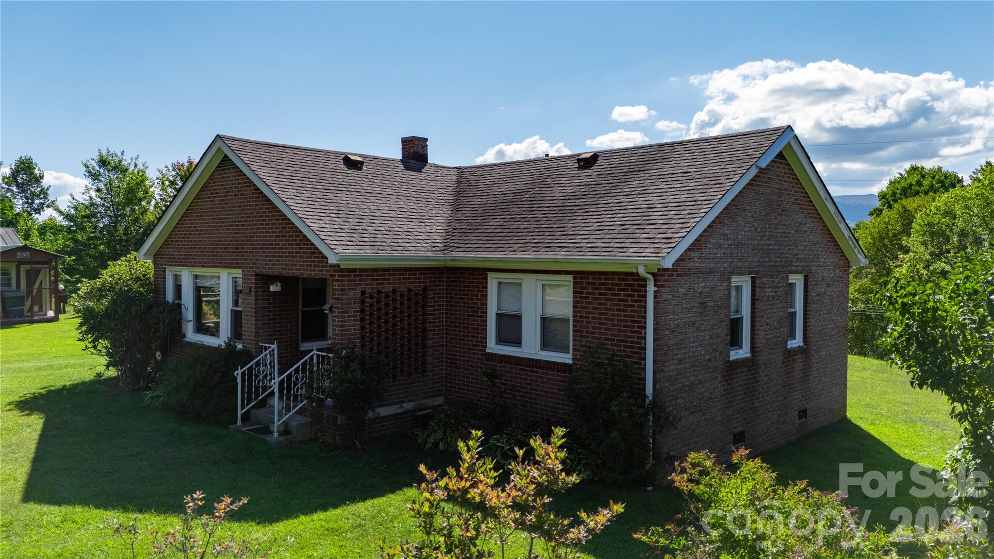 580 Russ Norris Heaton Road — Elk Park