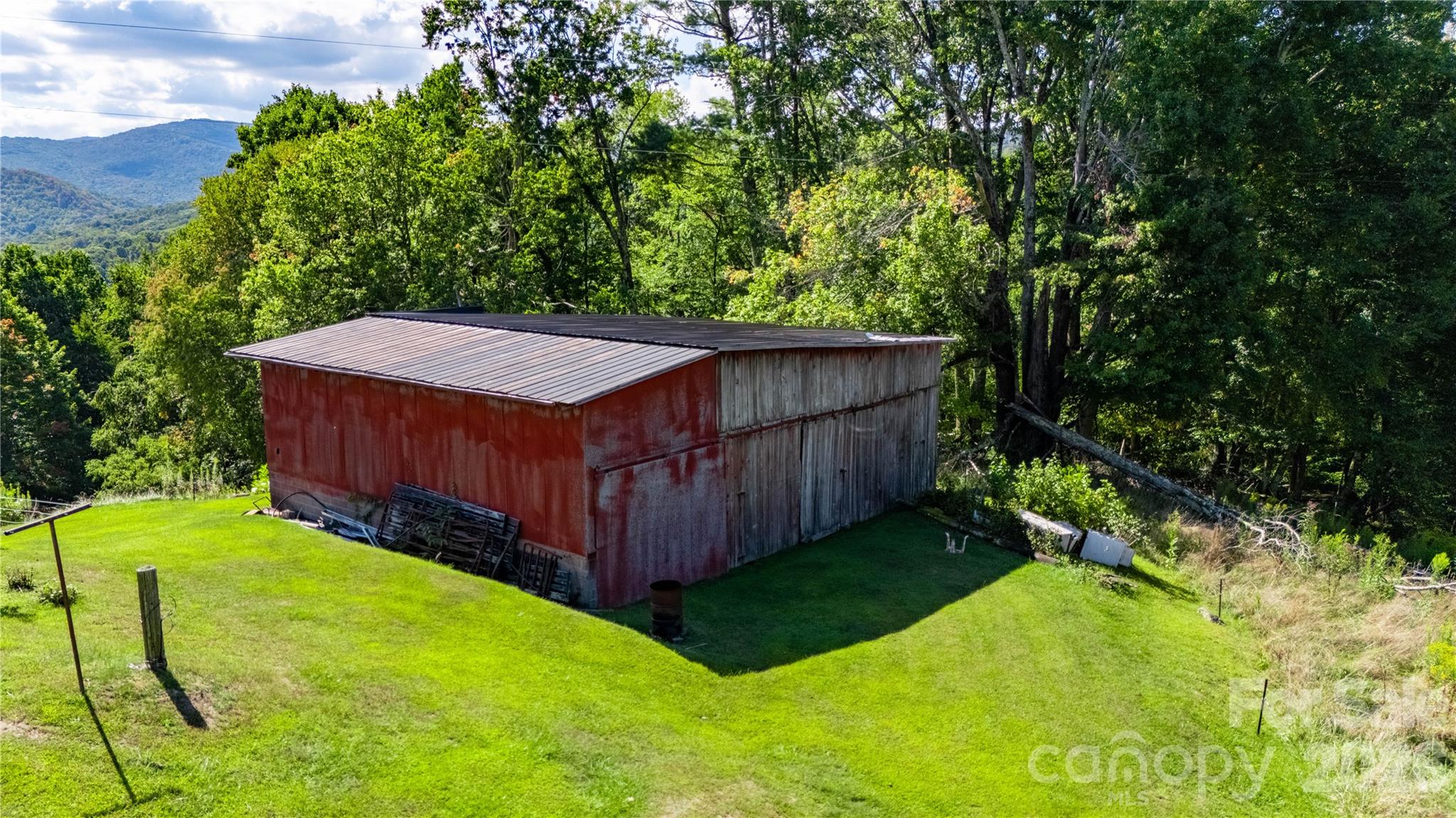 580 Russ Norris Heaton Road — Elk Park