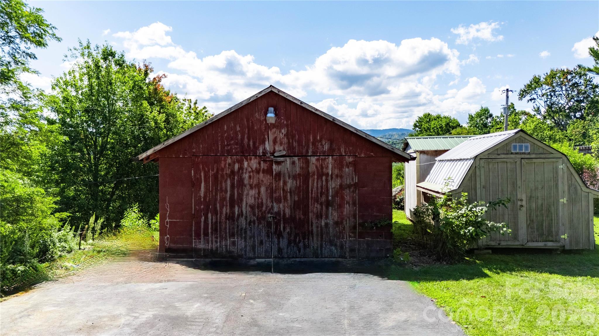 580 Russ Norris Heaton Road — Elk Park