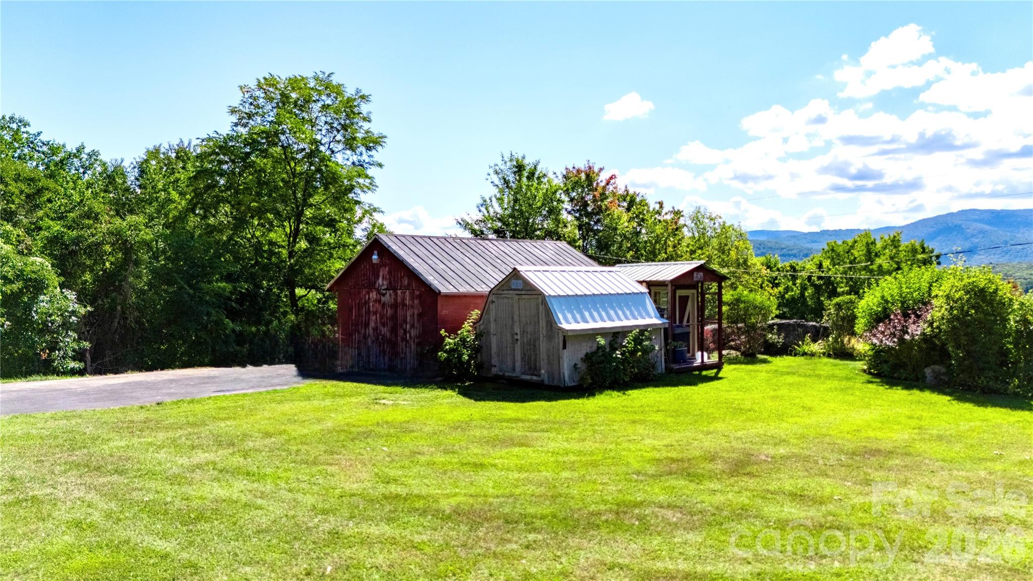 580 Russ Norris Heaton Road — Elk Park