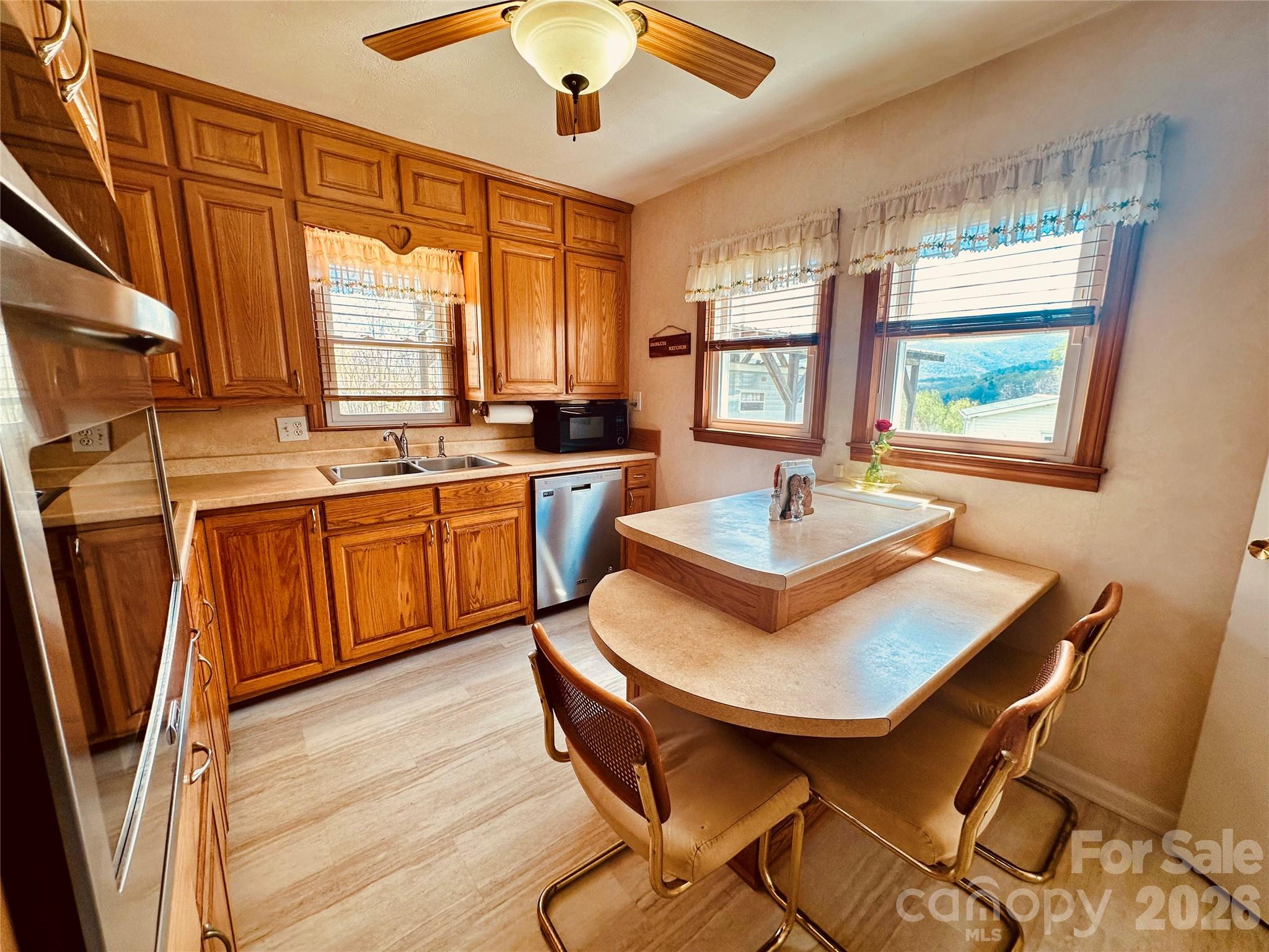 580 Russ Norris Heaton Road — Elk Park