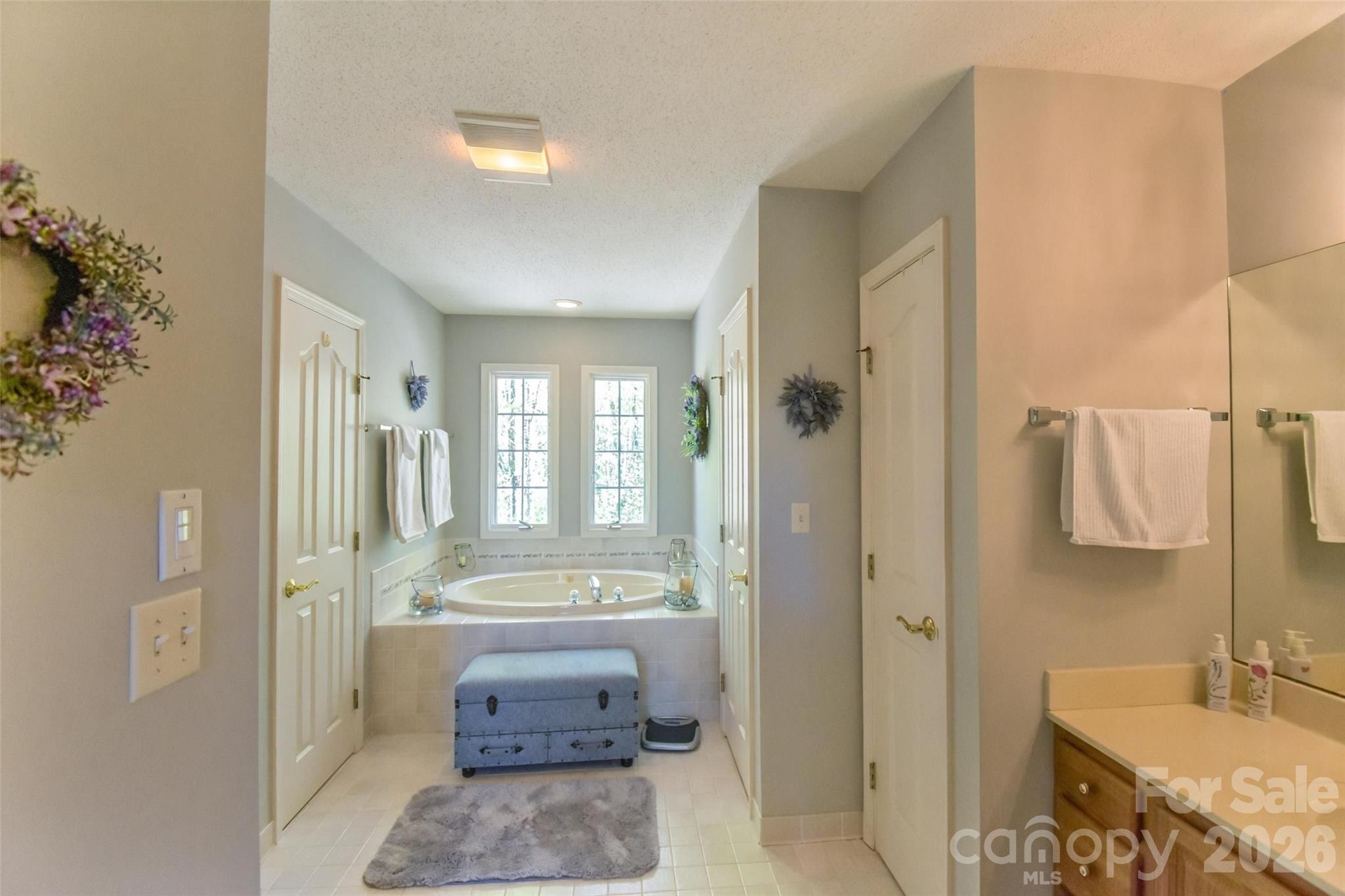 548 Thunder Road — Brevard