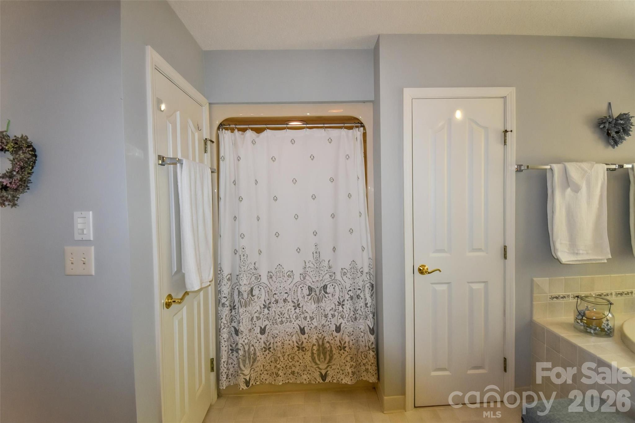 548 Thunder Road — Brevard