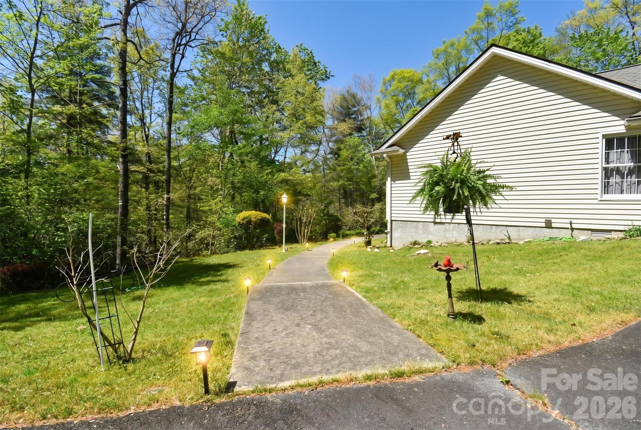 548 Thunder Road — Brevard