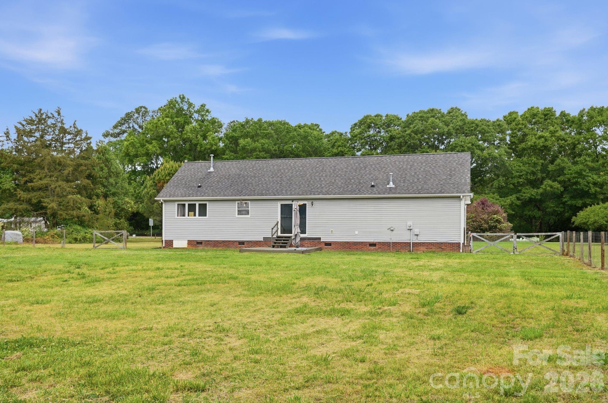 2073 Highway 557 Highway — Clover