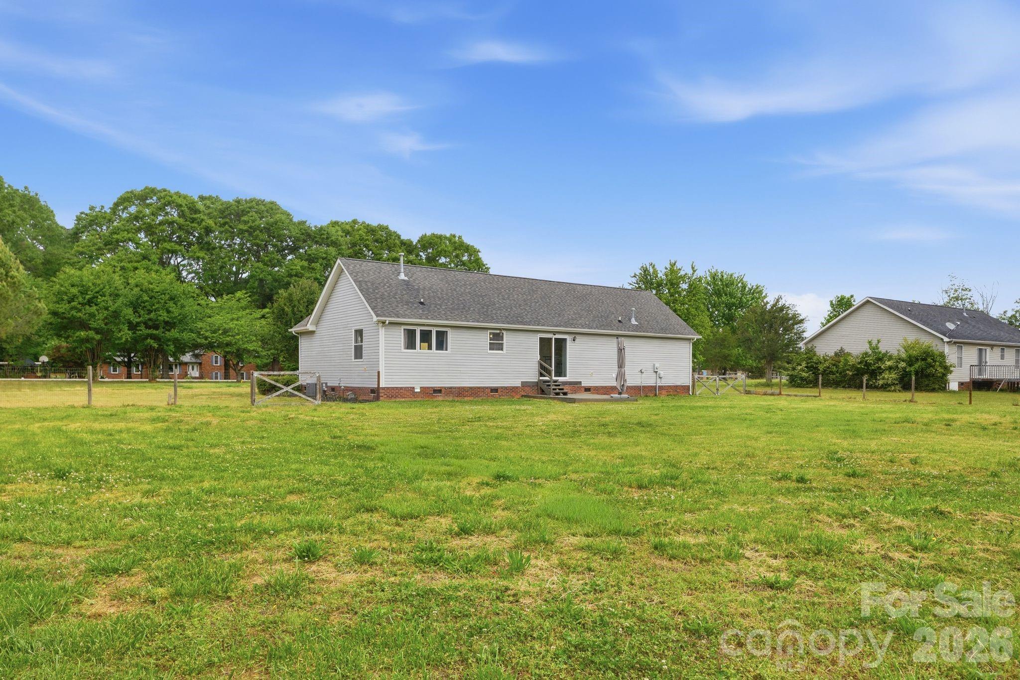 2073 Highway 557 Highway — Clover