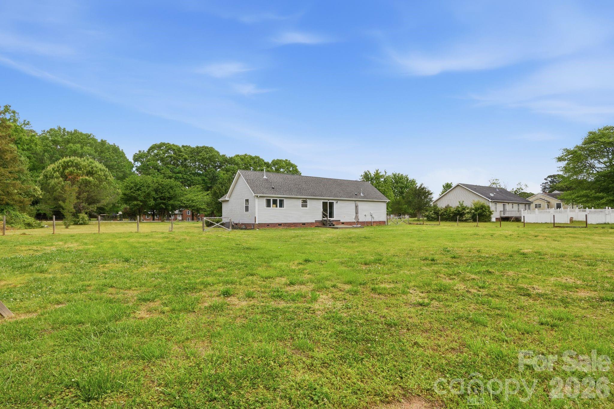 2073 Highway 557 Highway — Clover