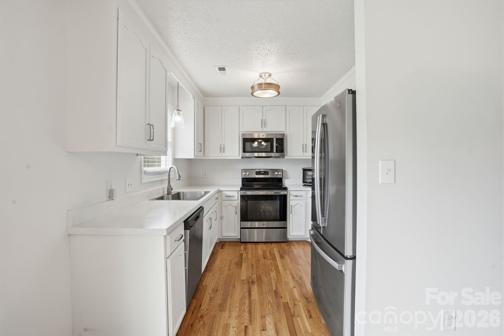 2073 Highway 557 Highway — Clover