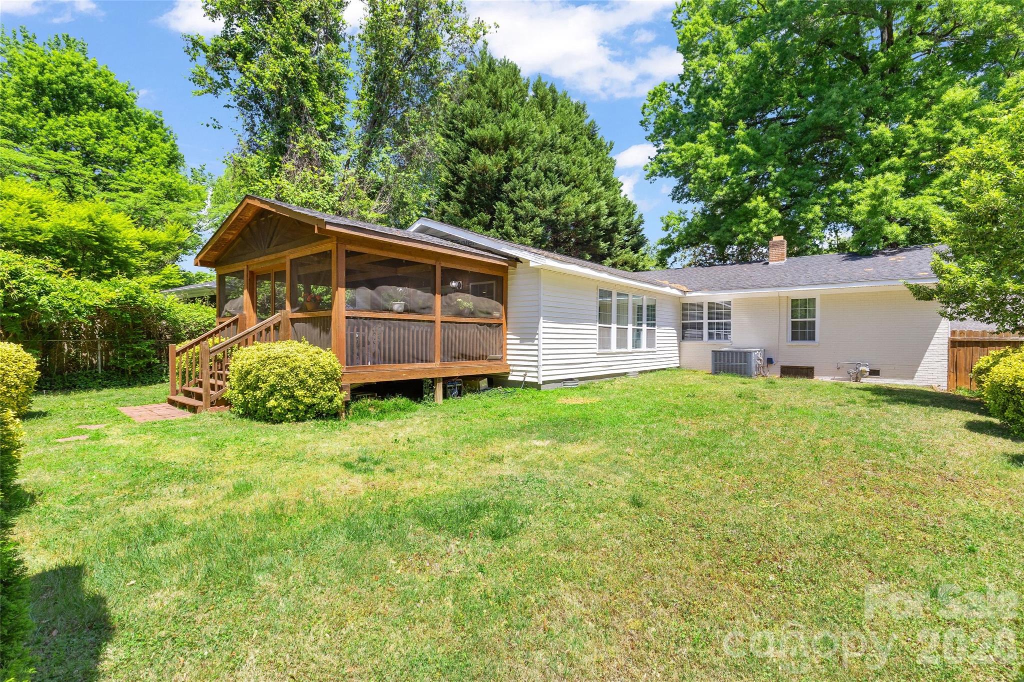138 Wyanoke Avenue — Charlotte