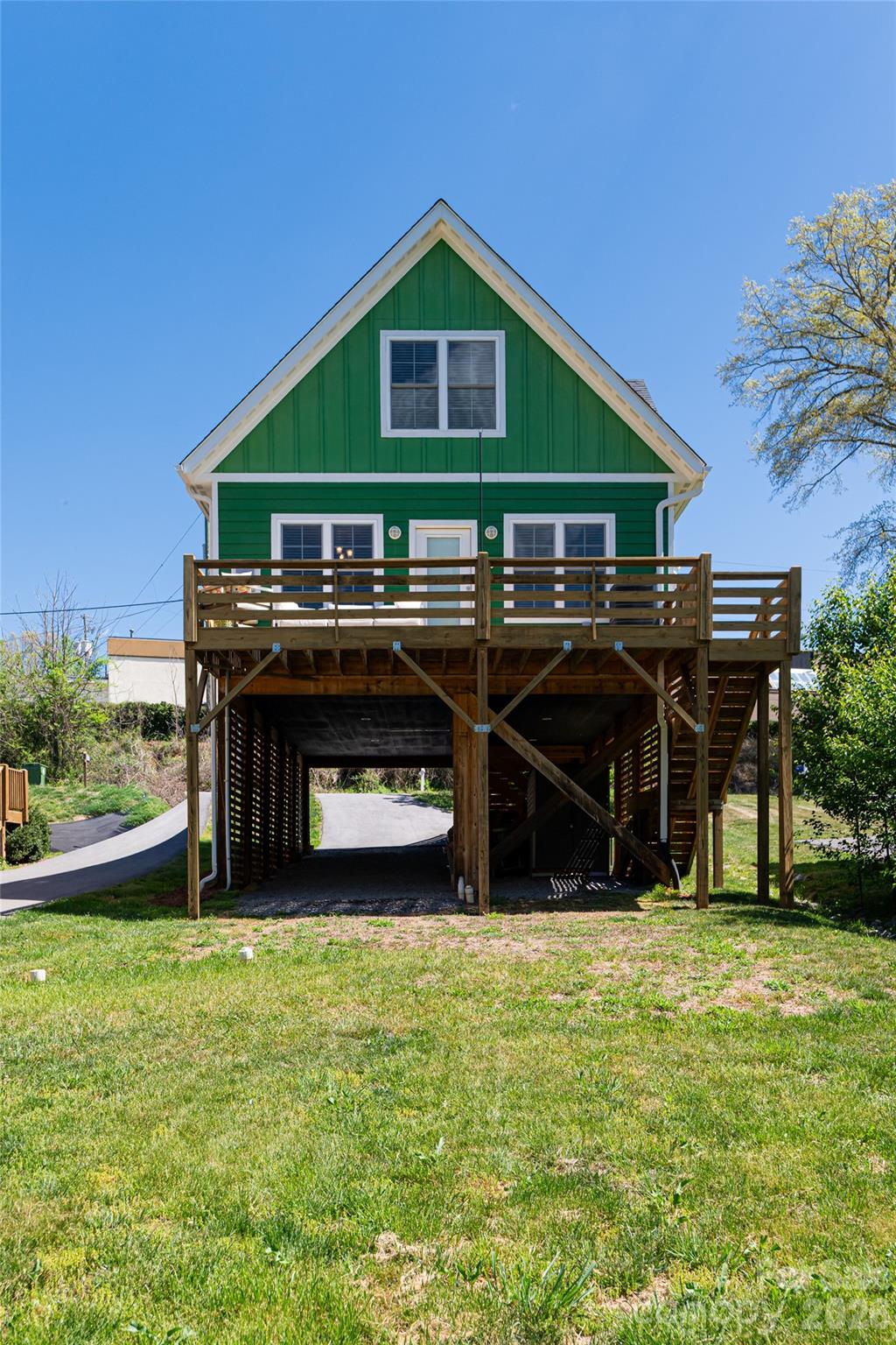 38 Old County Home Road — Asheville