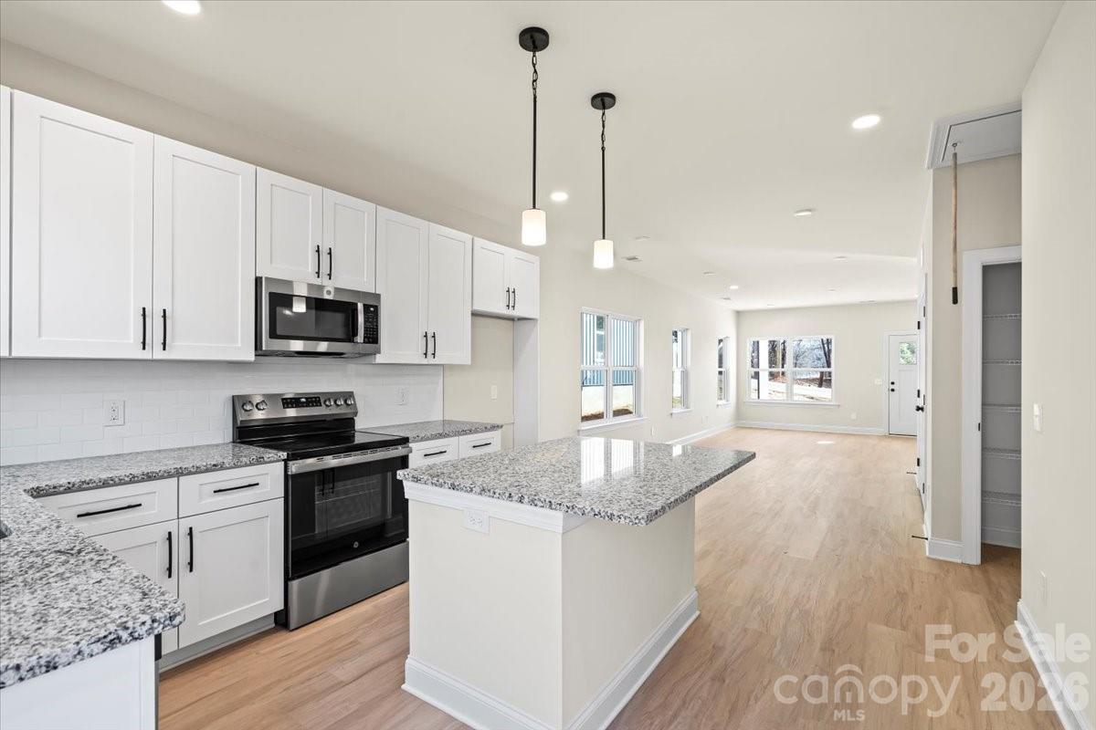 1562 7th Avenue Drive SW — Hickory