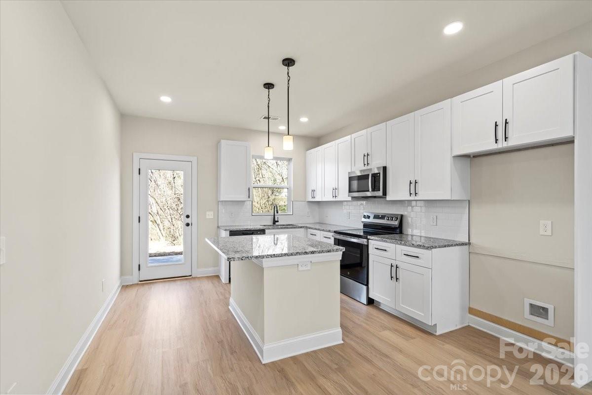 1562 7th Avenue Drive SW — Hickory