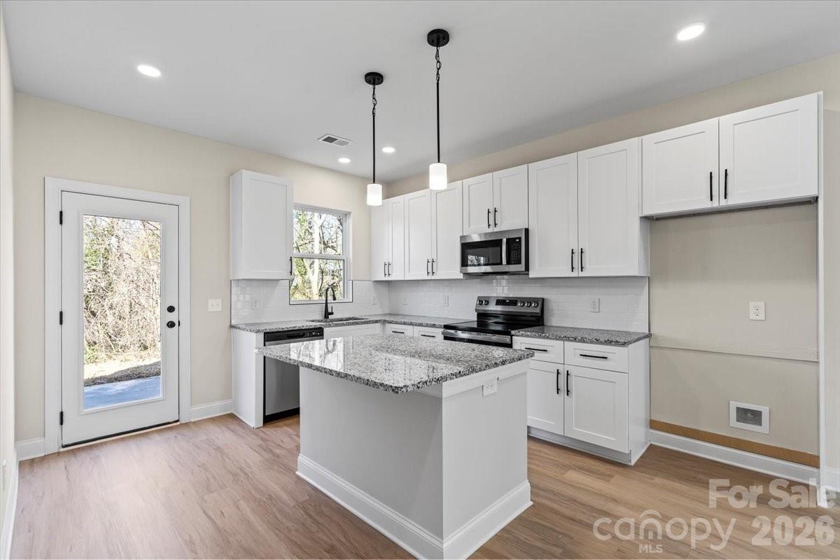 1562 7th Avenue Drive SW — Hickory