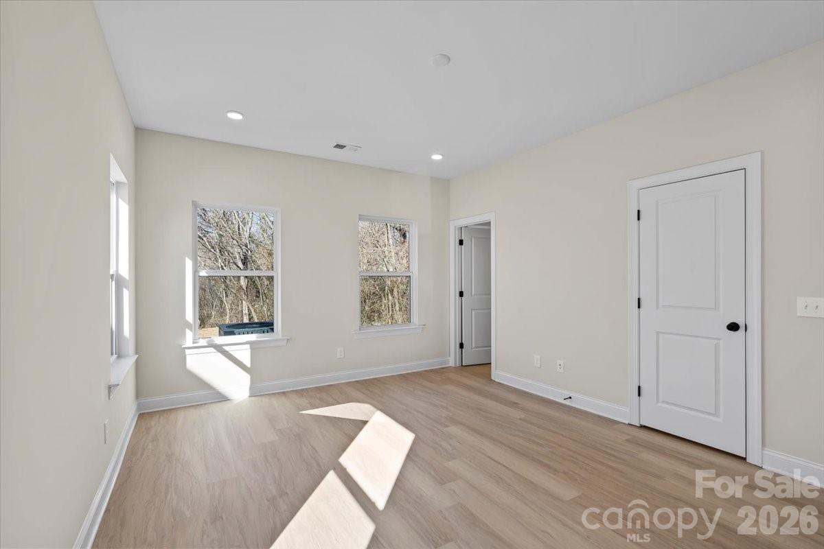 1562 7th Avenue Drive SW — Hickory