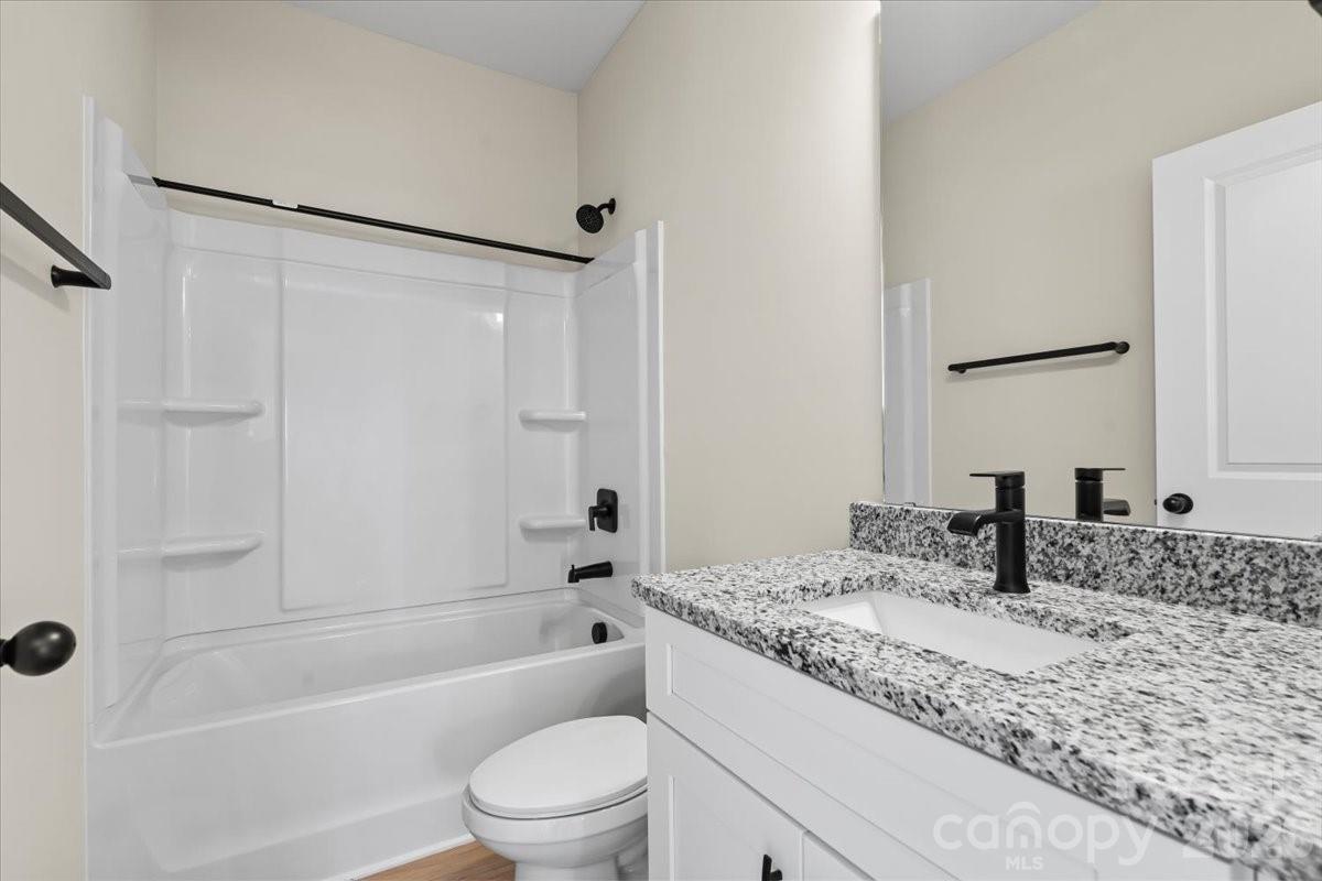 1562 7th Avenue Drive SW — Hickory