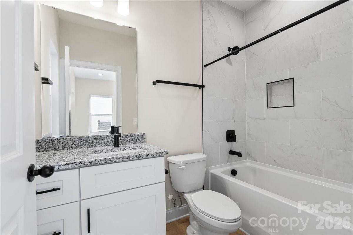 1562 7th Avenue Drive SW — Hickory